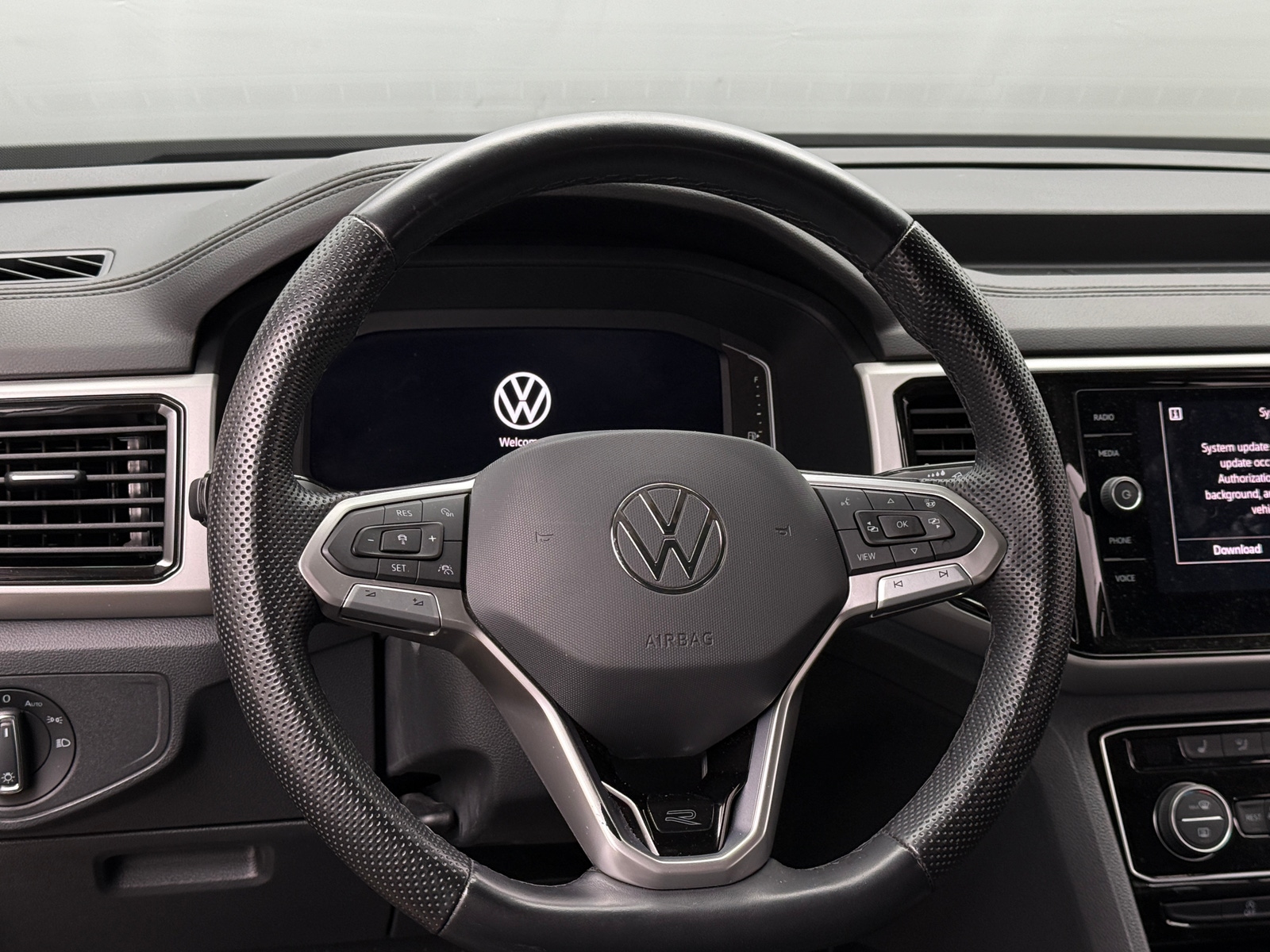 Thumbnail: 2023 Volkswagen Atlas - 4