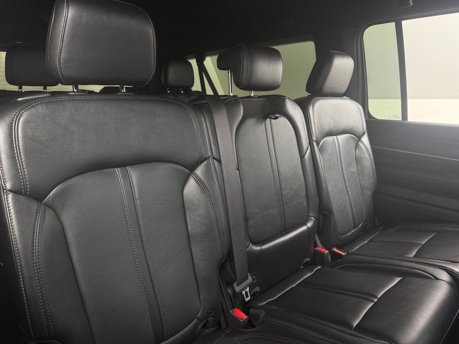 Thumbnail: 2023 Jeep Wagoneer - 5