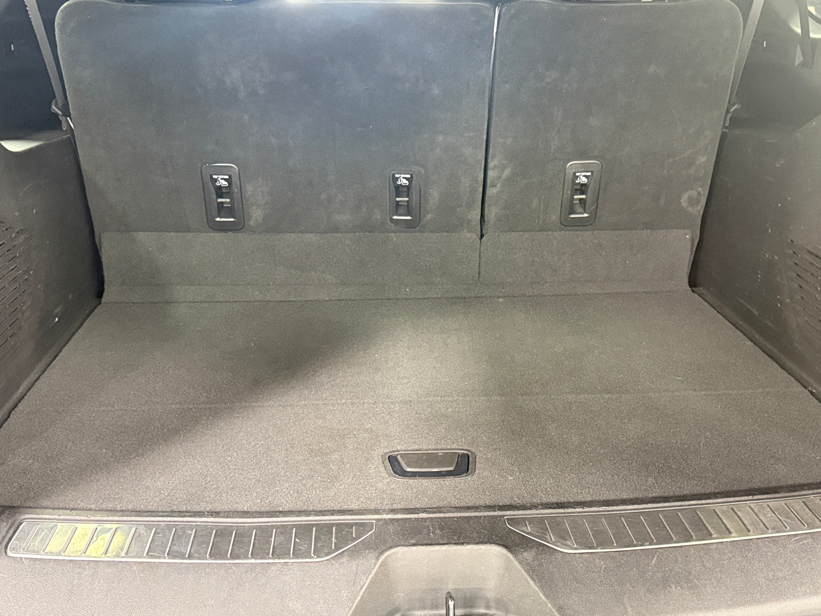 Thumbnail: 2023 Chevrolet Suburban - 6