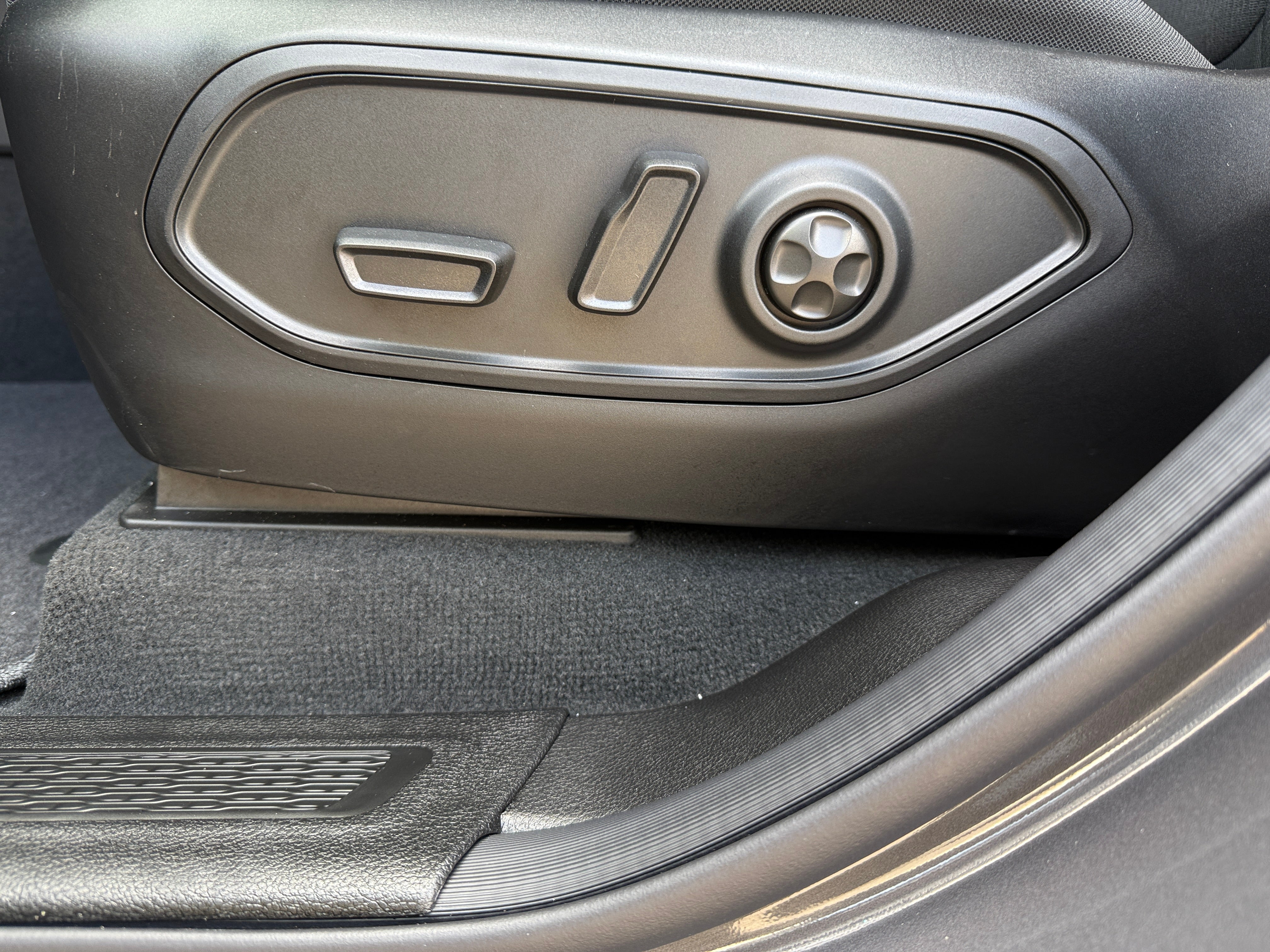 2026 Jeep Grand Cherokee Laredo - Photo 12