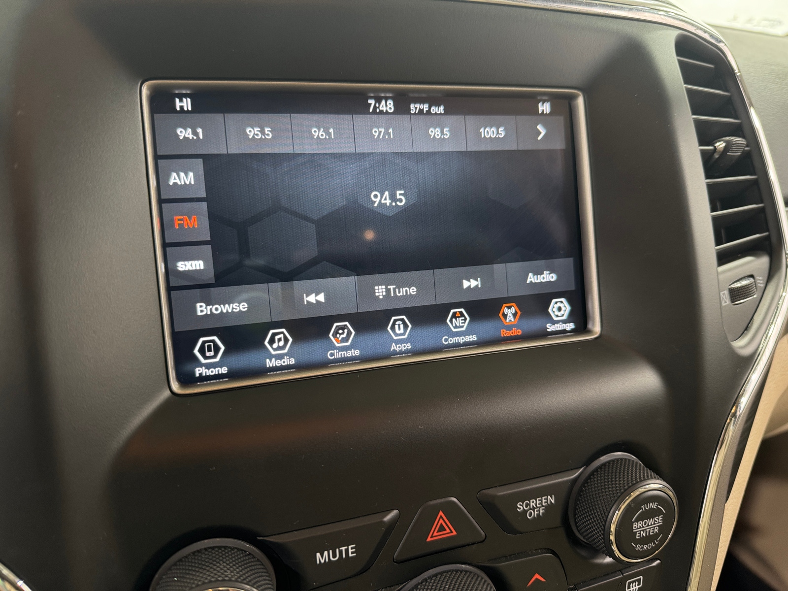 Thumbnail: 2019 Jeep Grand Cherokee - 4