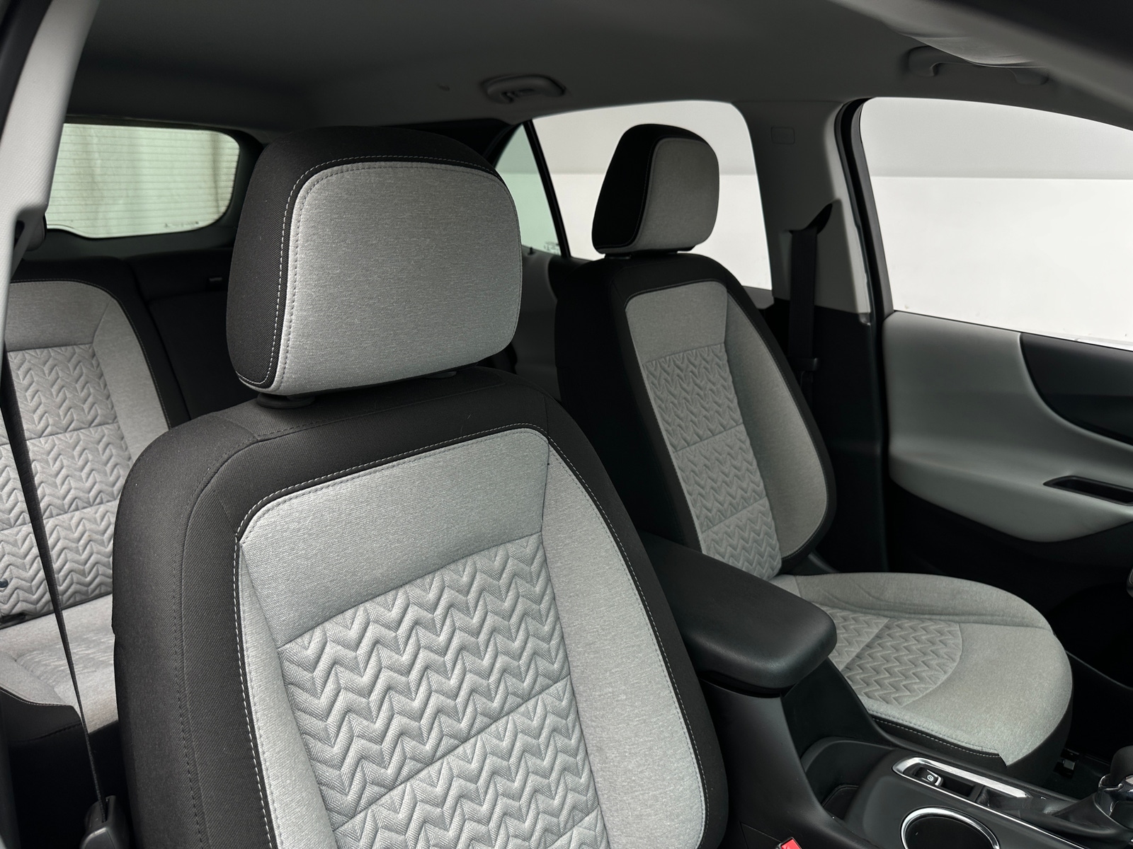 Thumbnail: 2022 Chevrolet Equinox - 2