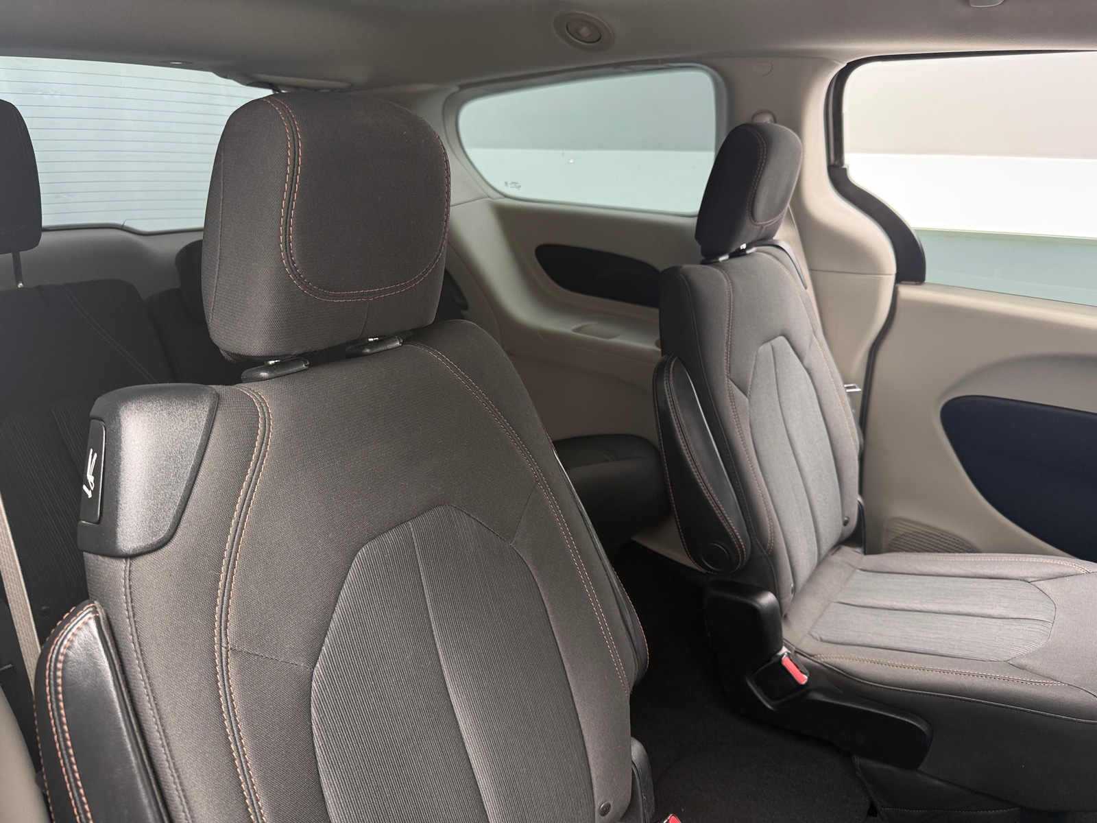 Thumbnail: 2017 Chrysler Pacifica - 6