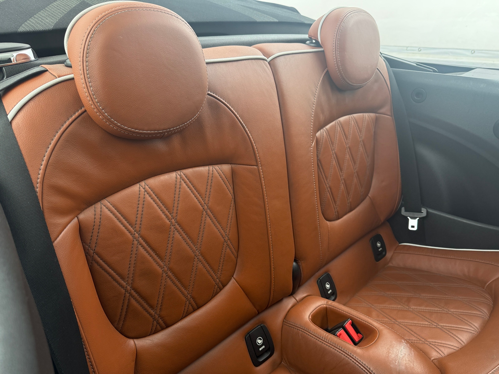 Thumbnail: 2016 MINI Cooper Convertible - 6