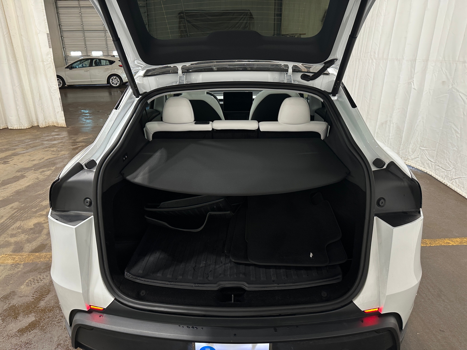 Thumbnail: 2026 Tesla Model Y - 6