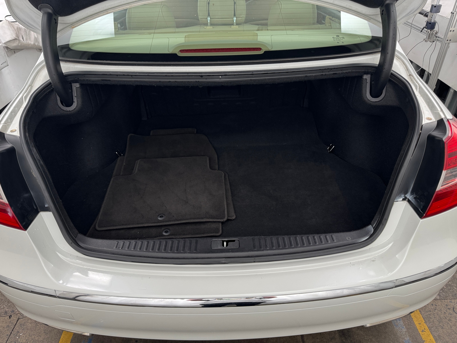 Thumbnail: 2013 Hyundai Genesis - 6