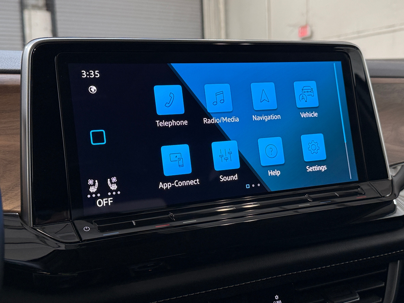 Thumbnail: 2025 Volkswagen Atlas - 3