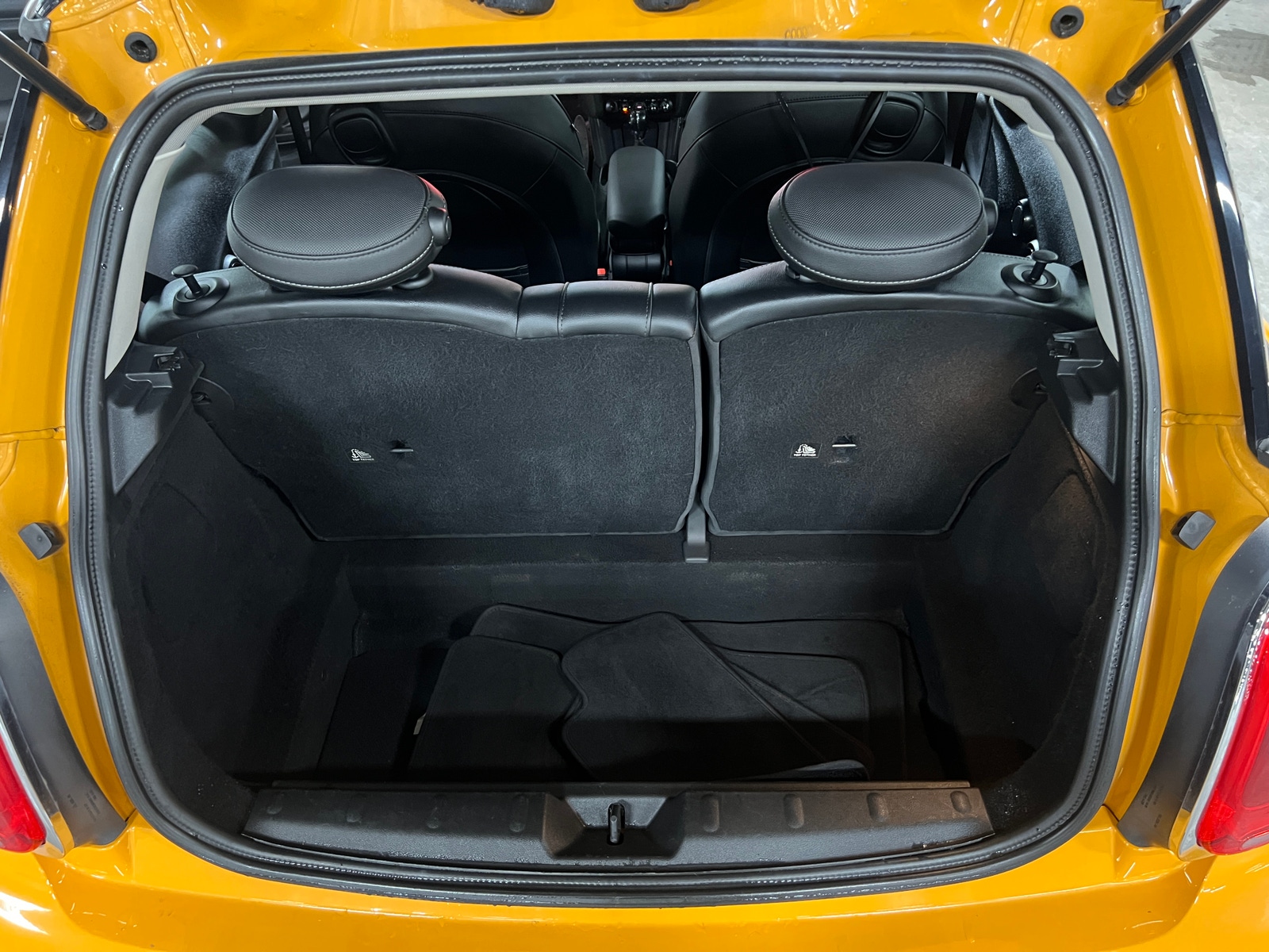 Thumbnail: 2014 MINI Cooper Hardtop - 6