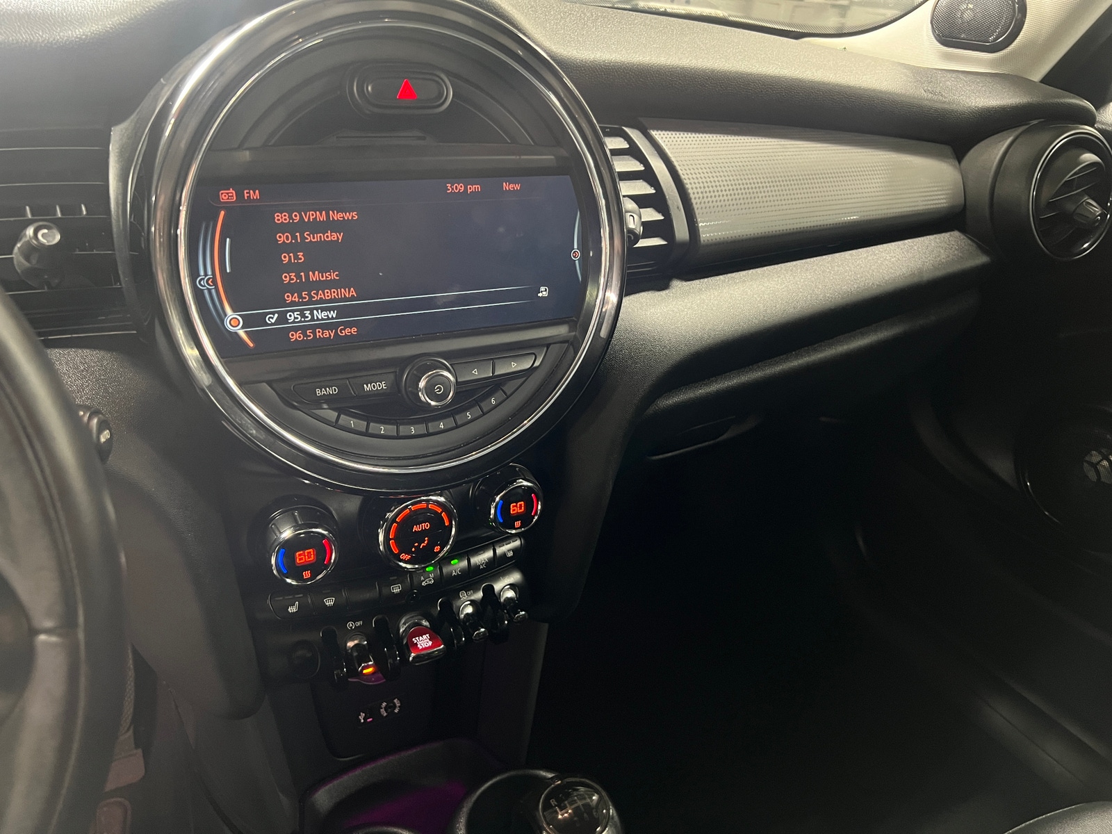 Thumbnail: 2014 MINI Cooper Hardtop - 3