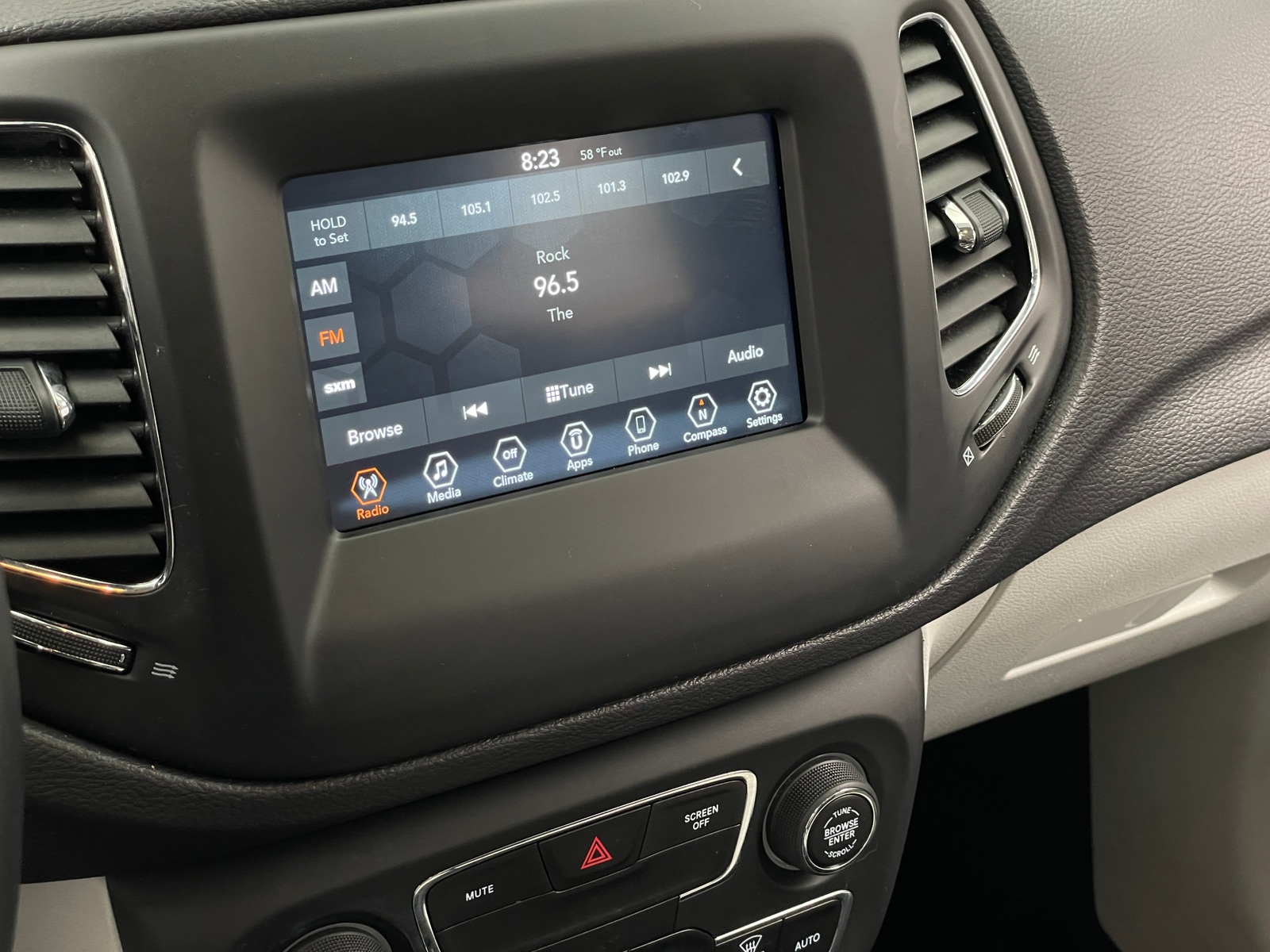 Thumbnail: 2018 Jeep Compass - 3