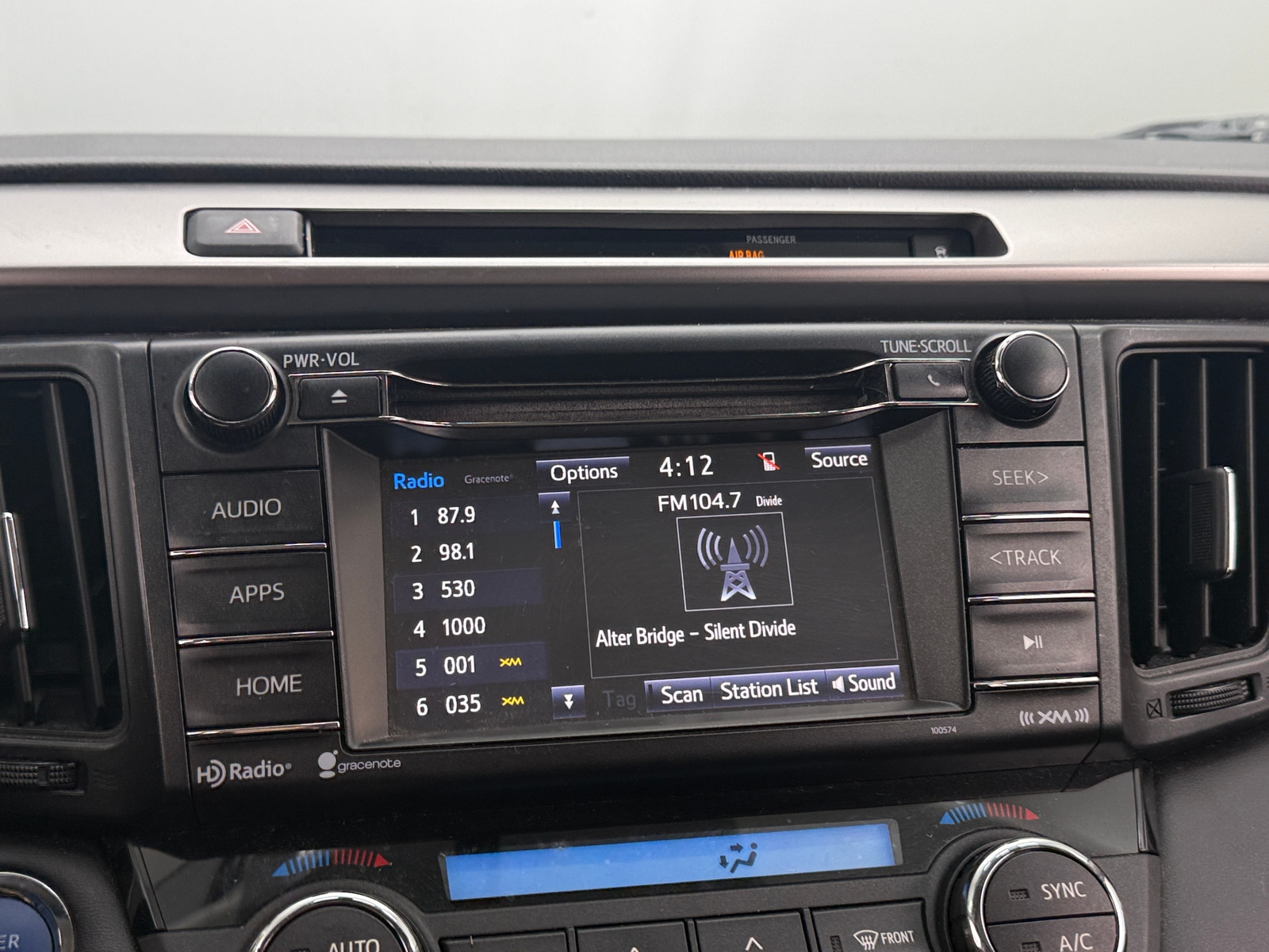 Thumbnail: 2016 Toyota RAV4 - 4