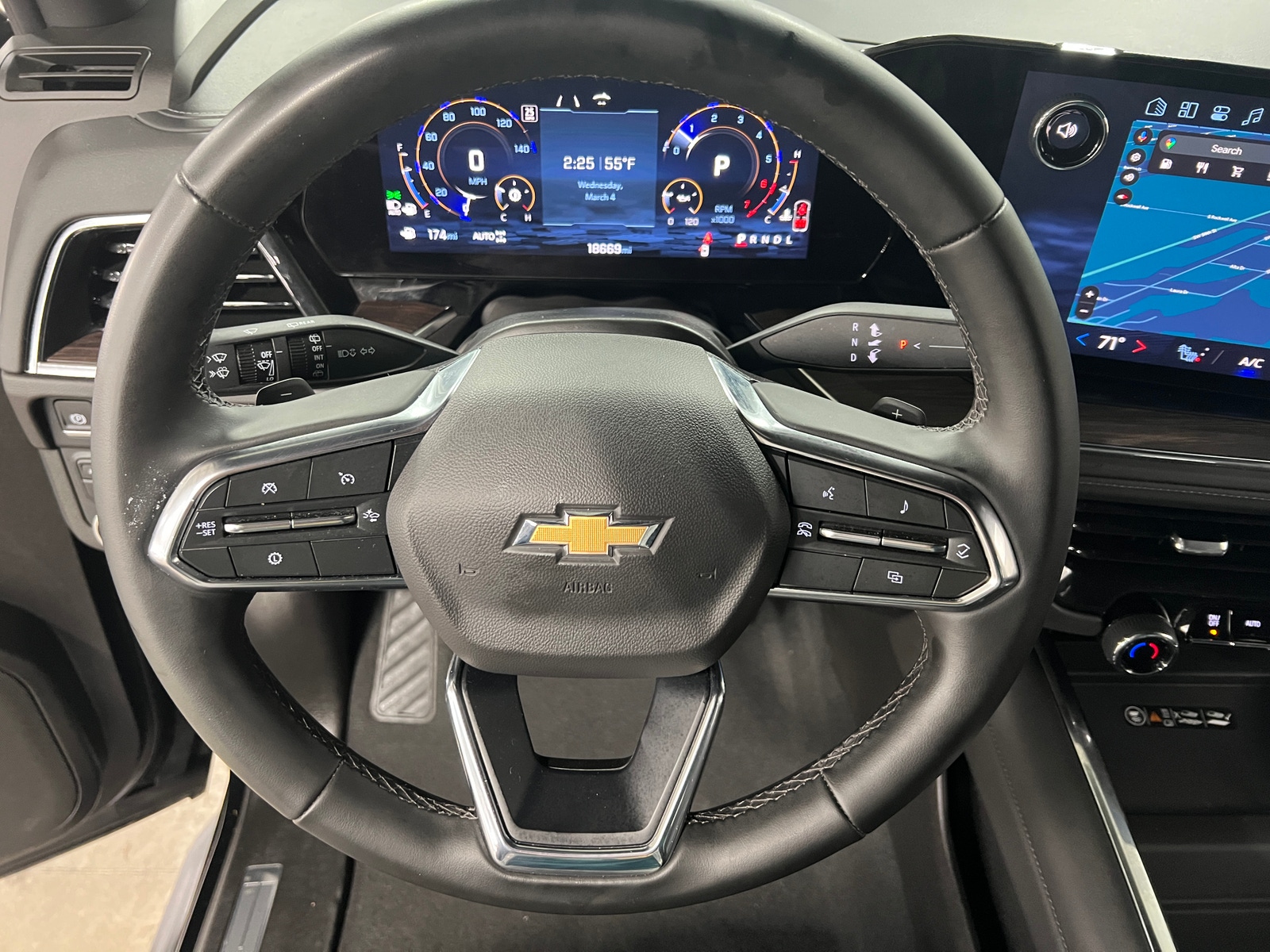 Thumbnail: 2025 Chevrolet Tahoe - 4