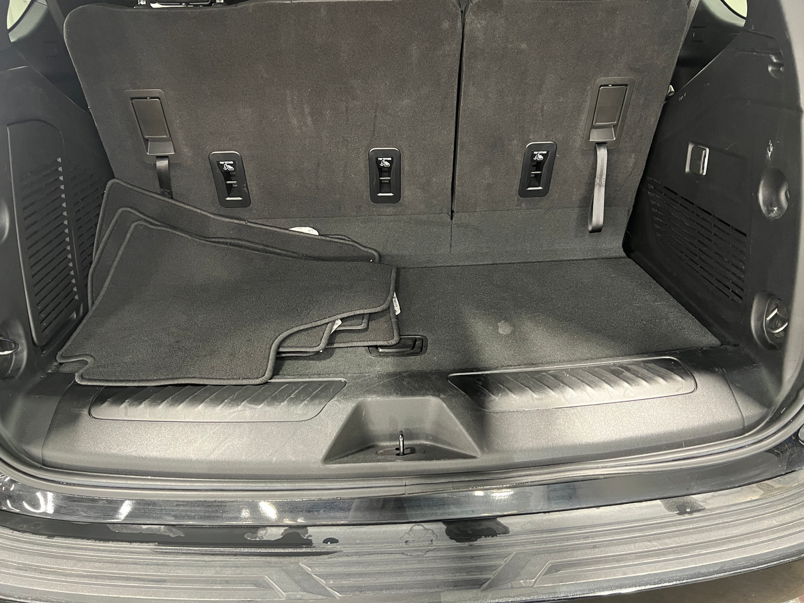 Thumbnail: 2025 Chevrolet Tahoe - 6