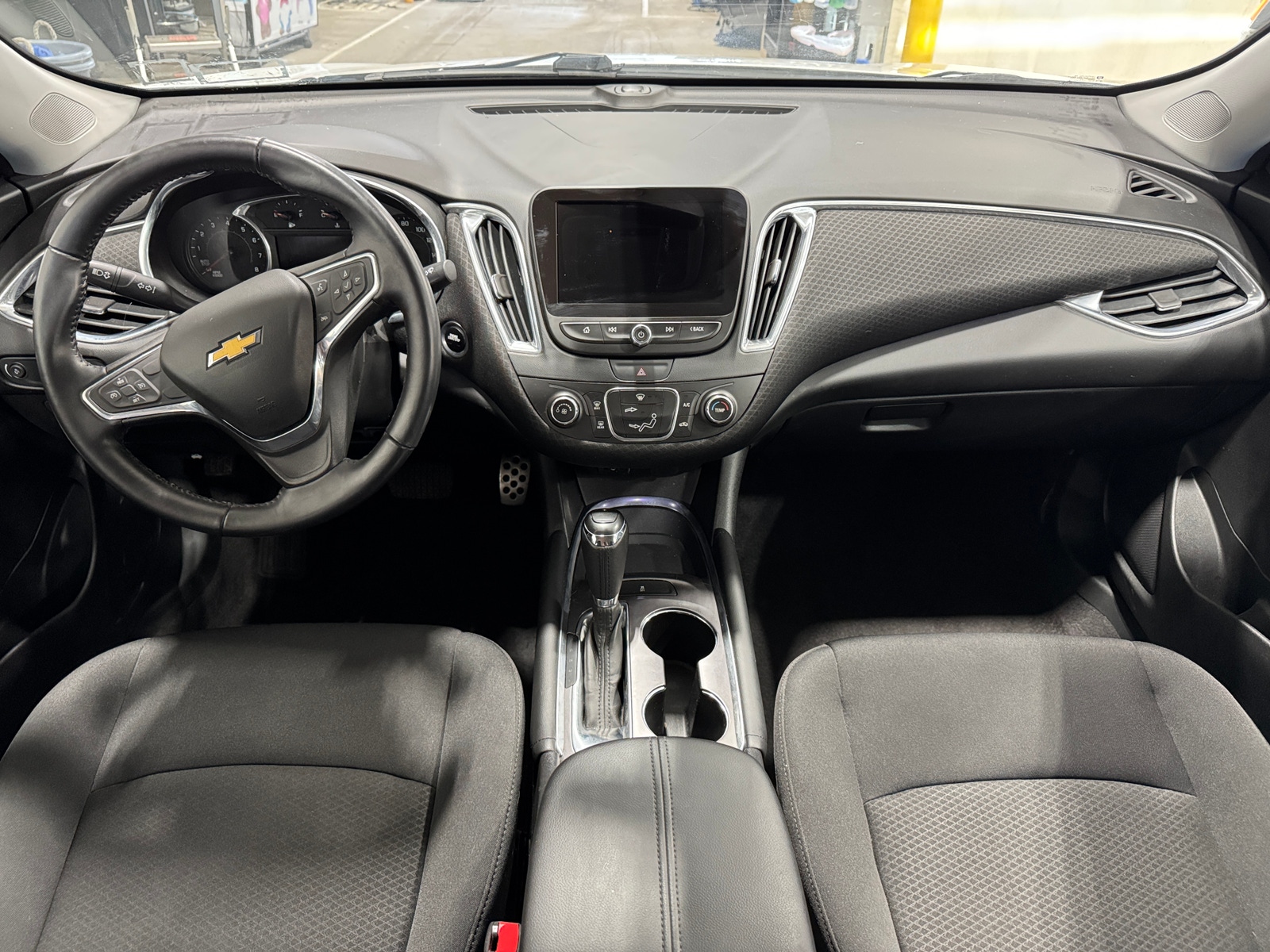 Thumbnail: 2016 Chevrolet Malibu - 3