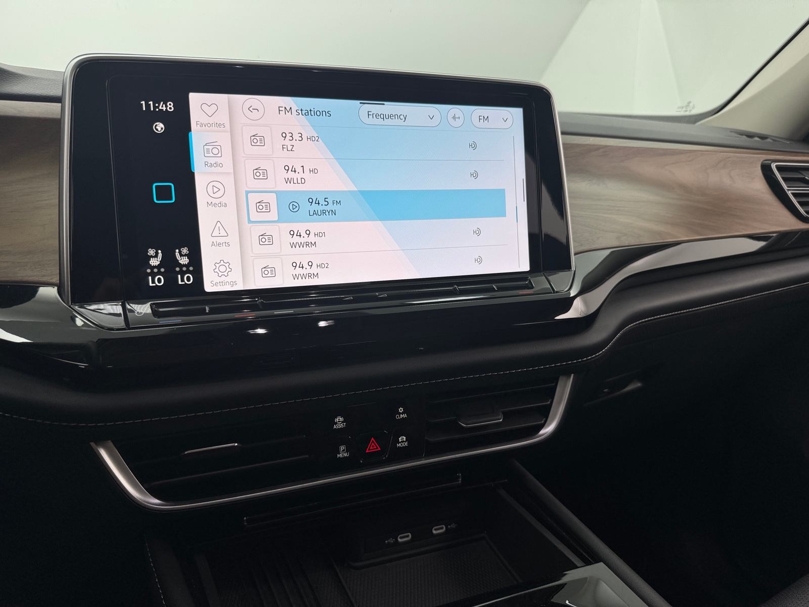 Thumbnail: 2025 Volkswagen Atlas - 3