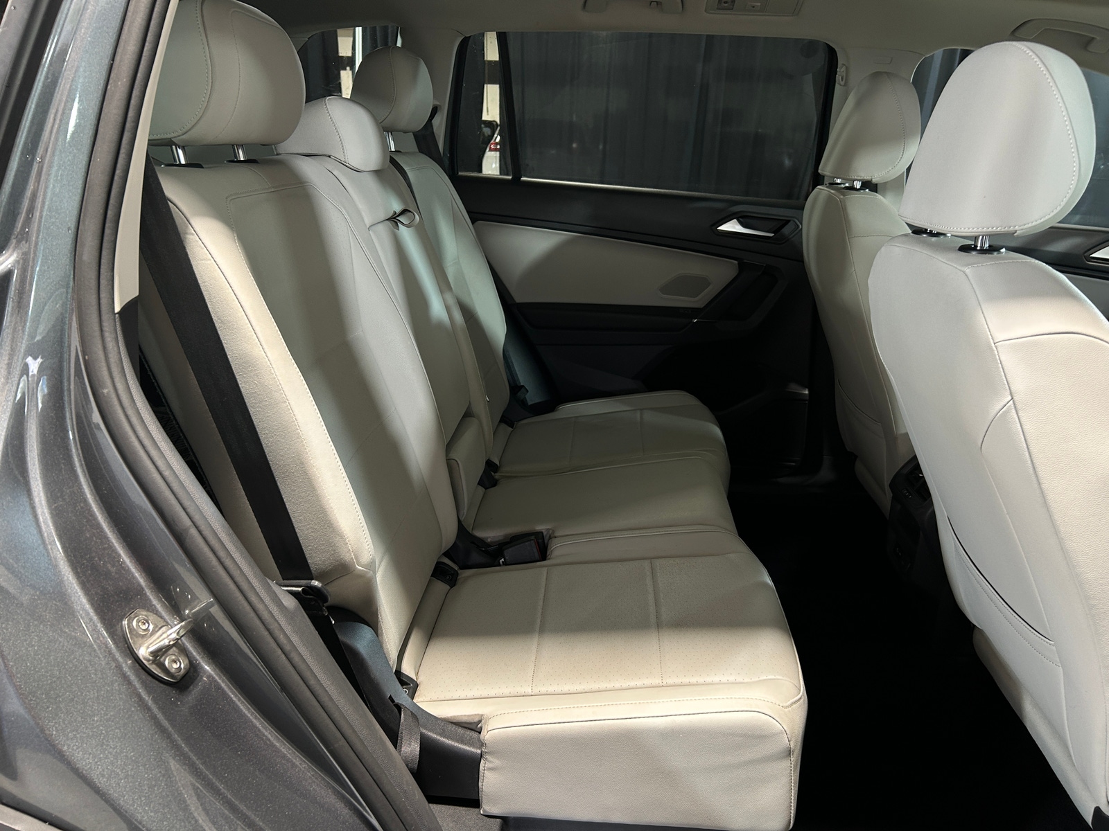 Thumbnail: 2020 Volkswagen Tiguan - 5