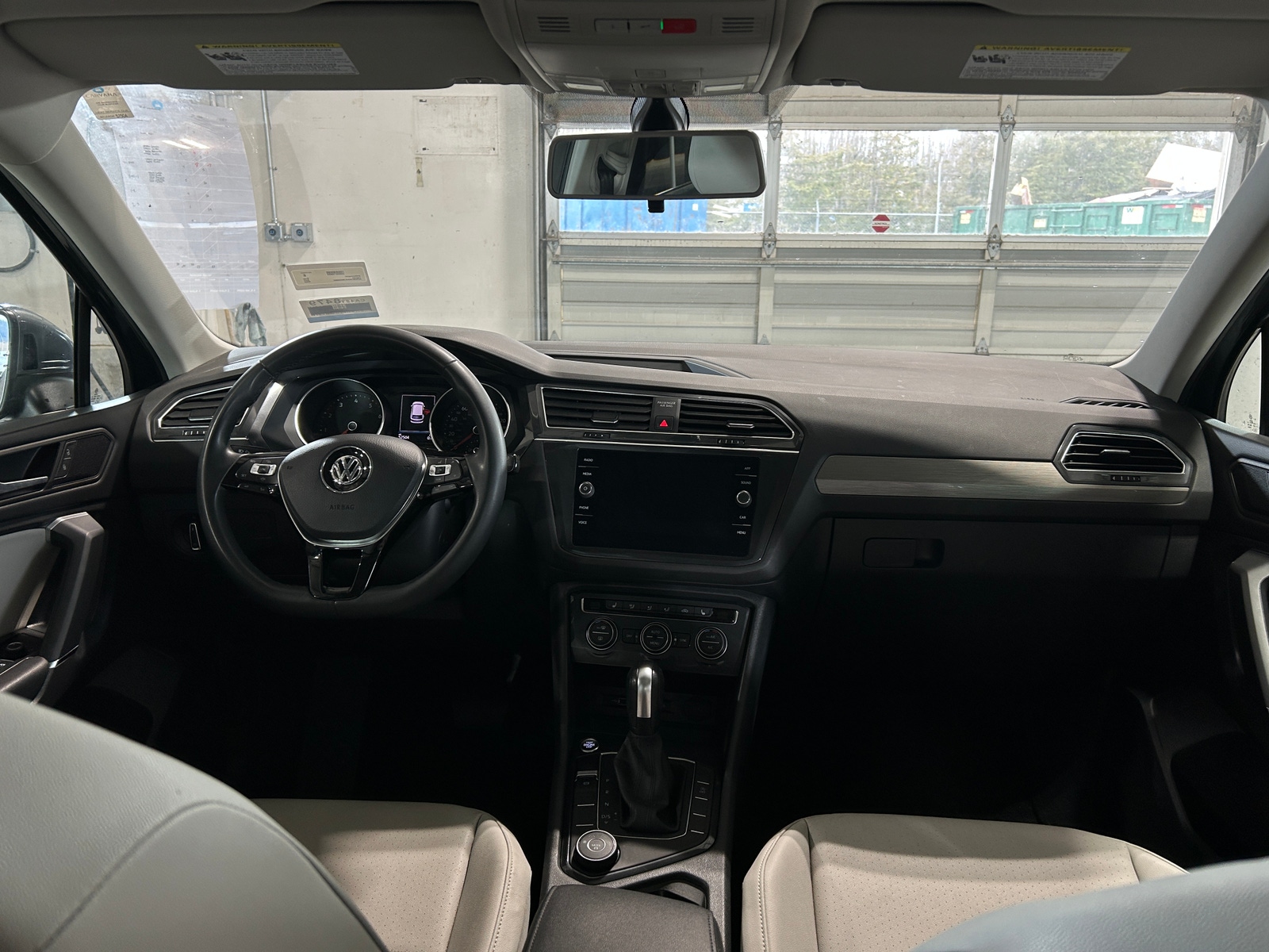 Thumbnail: 2020 Volkswagen Tiguan - 2