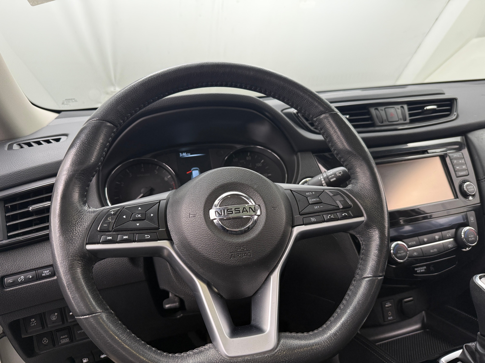 Thumbnail: 2017 Nissan Rogue - 4