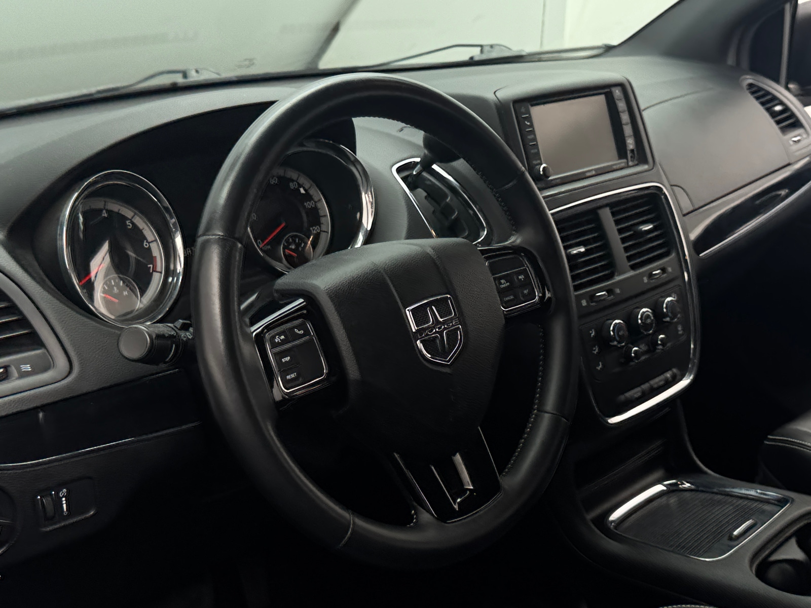 Thumbnail: 2016 Dodge Grand Caravan - 4