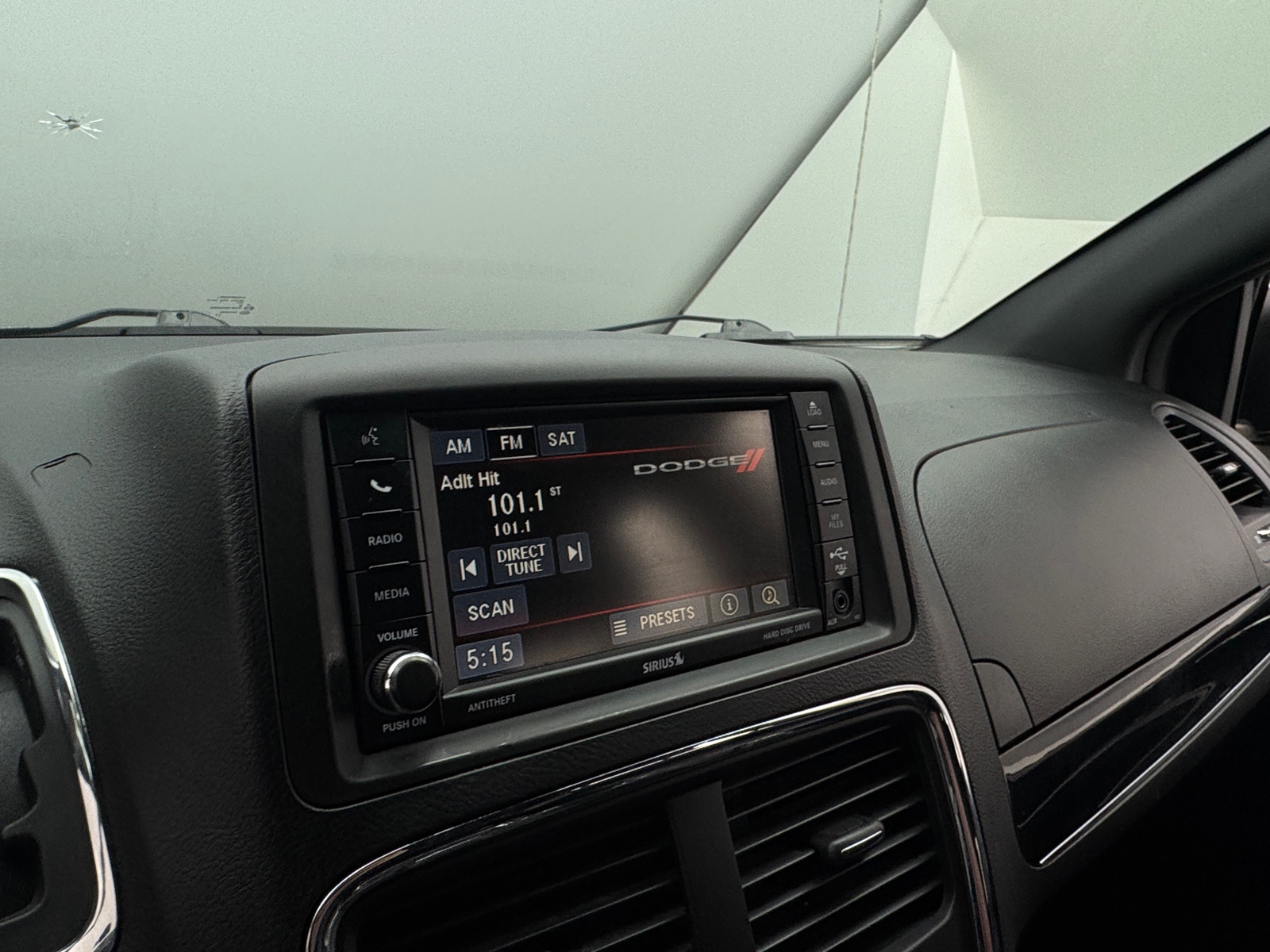 Thumbnail: 2016 Dodge Grand Caravan - 3