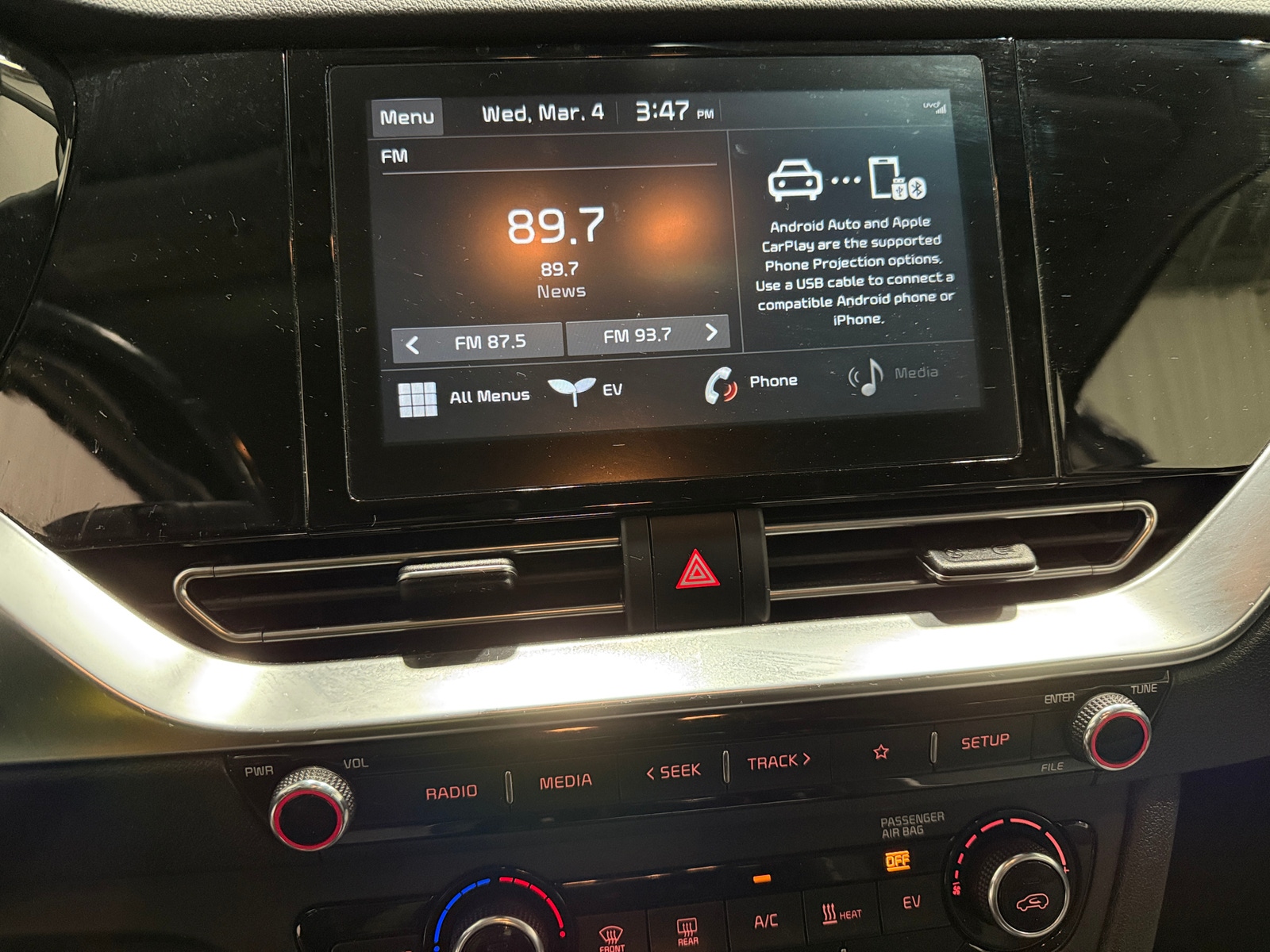 Thumbnail: 2020 Kia Niro - 4