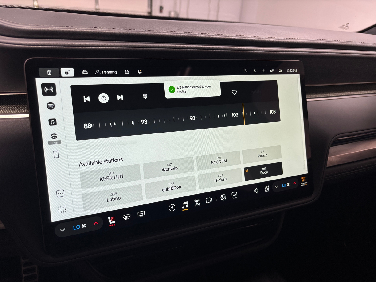 Thumbnail: 2024 Rivian R1S - 3