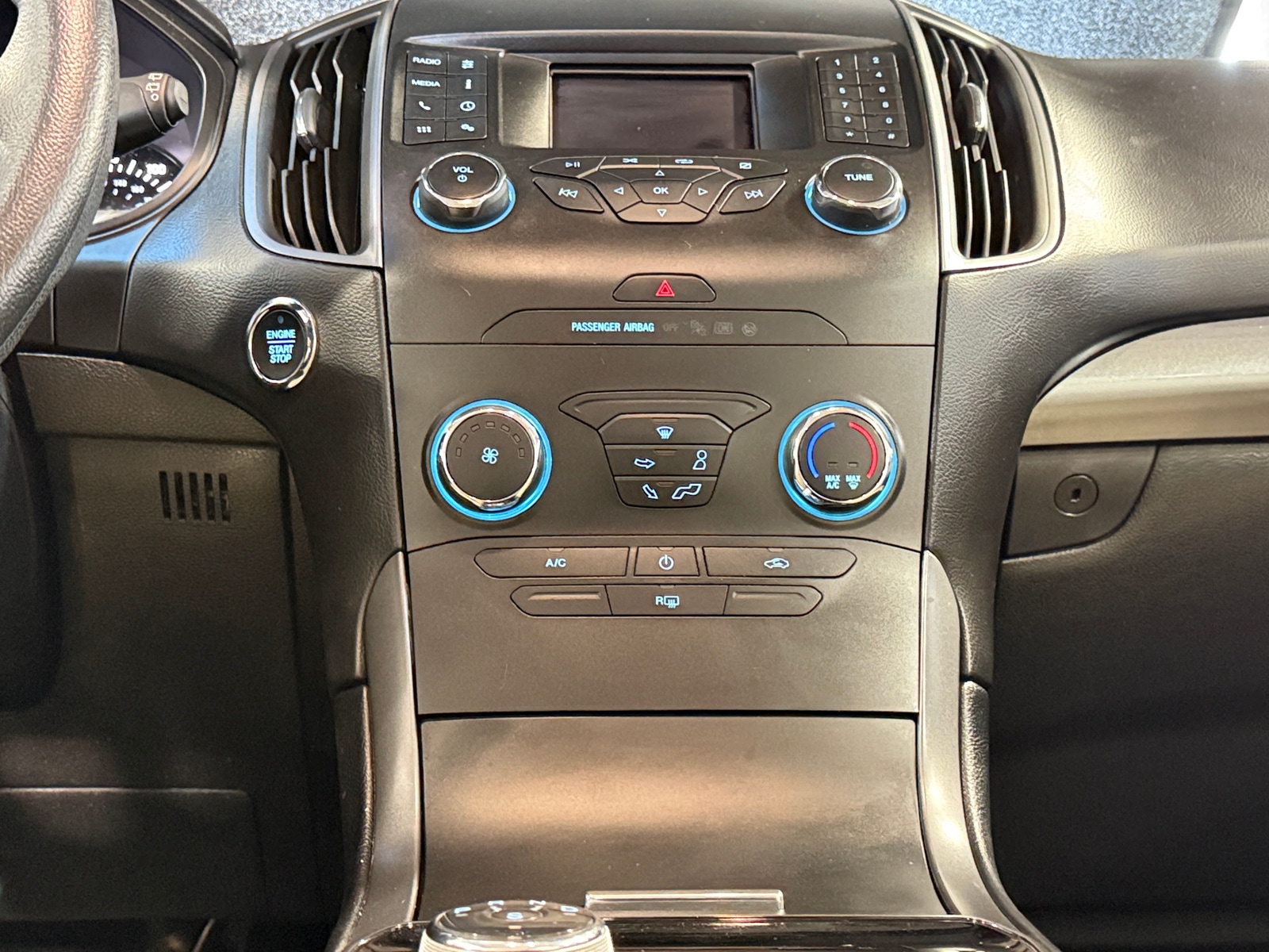 Thumbnail: 2019 Ford Edge - 4