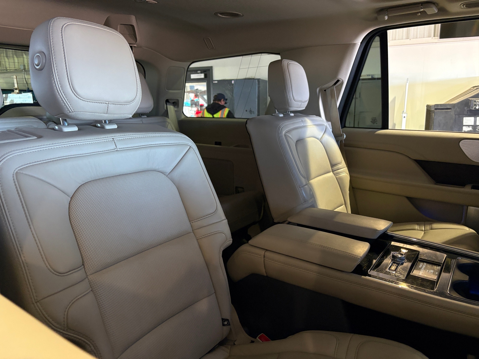 Thumbnail: 2020 Lincoln Navigator - 5