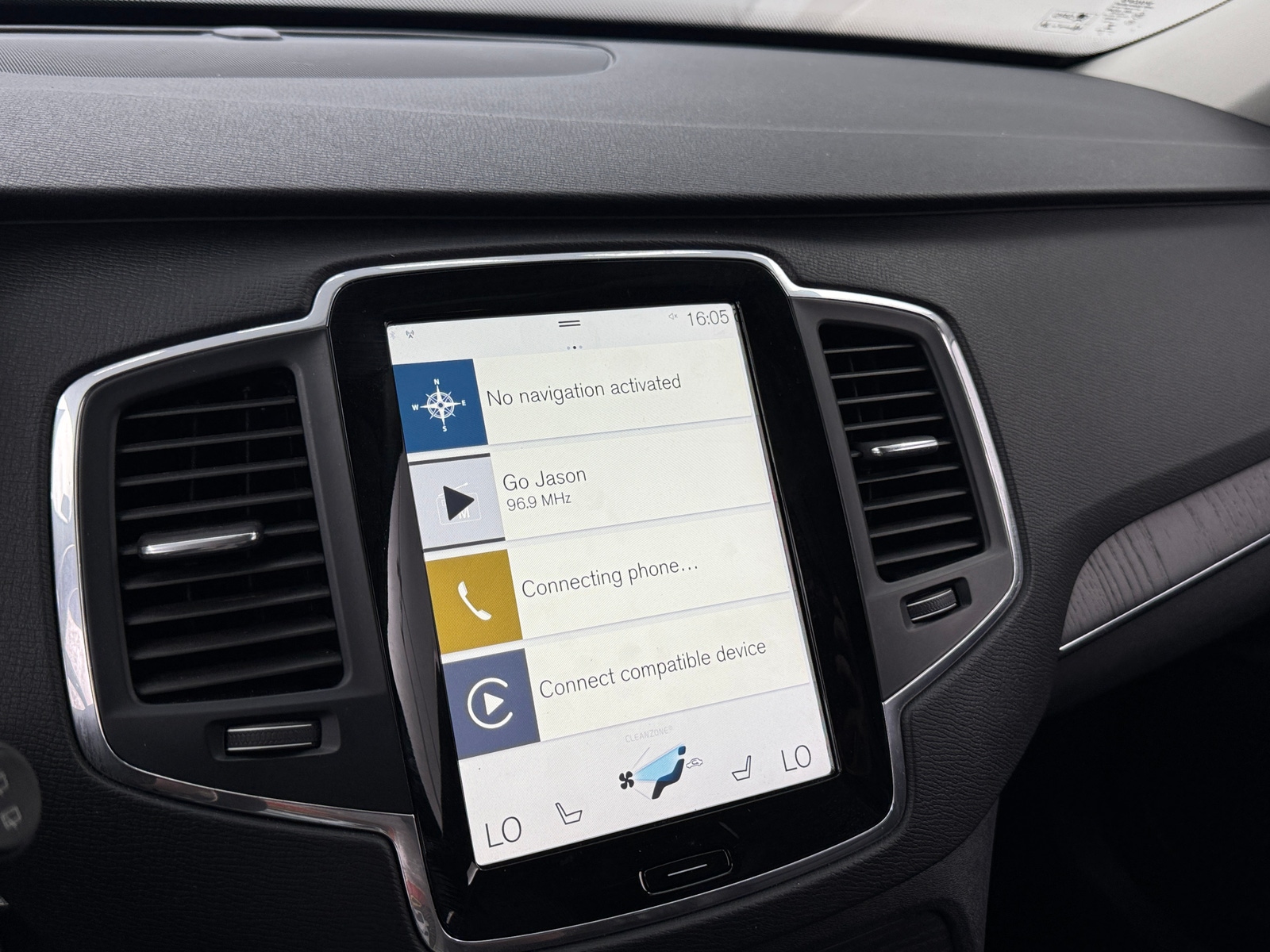 Thumbnail: 2020 Volvo XC90 - 3