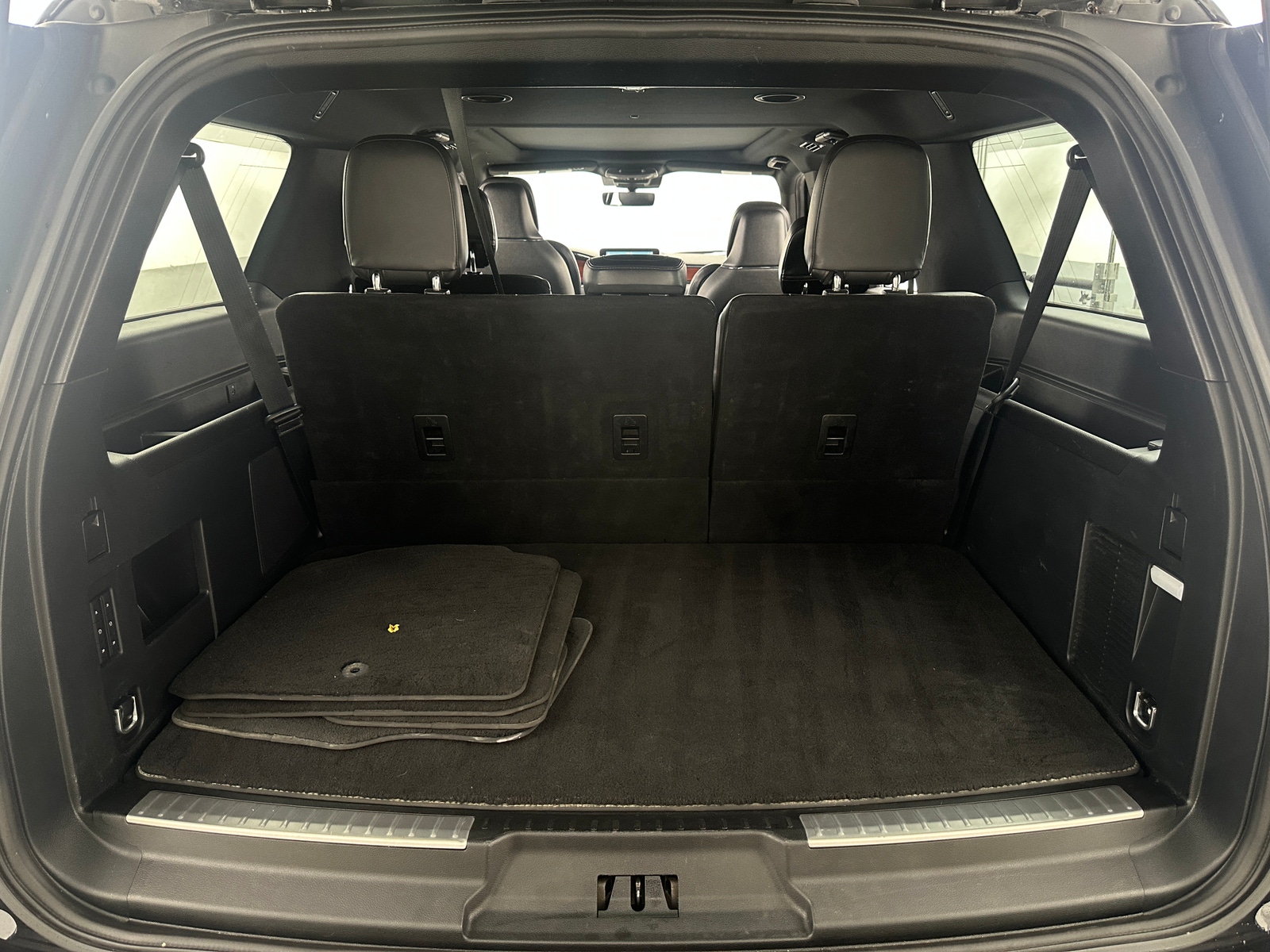 Thumbnail: 2020 Lincoln Navigator L - 6