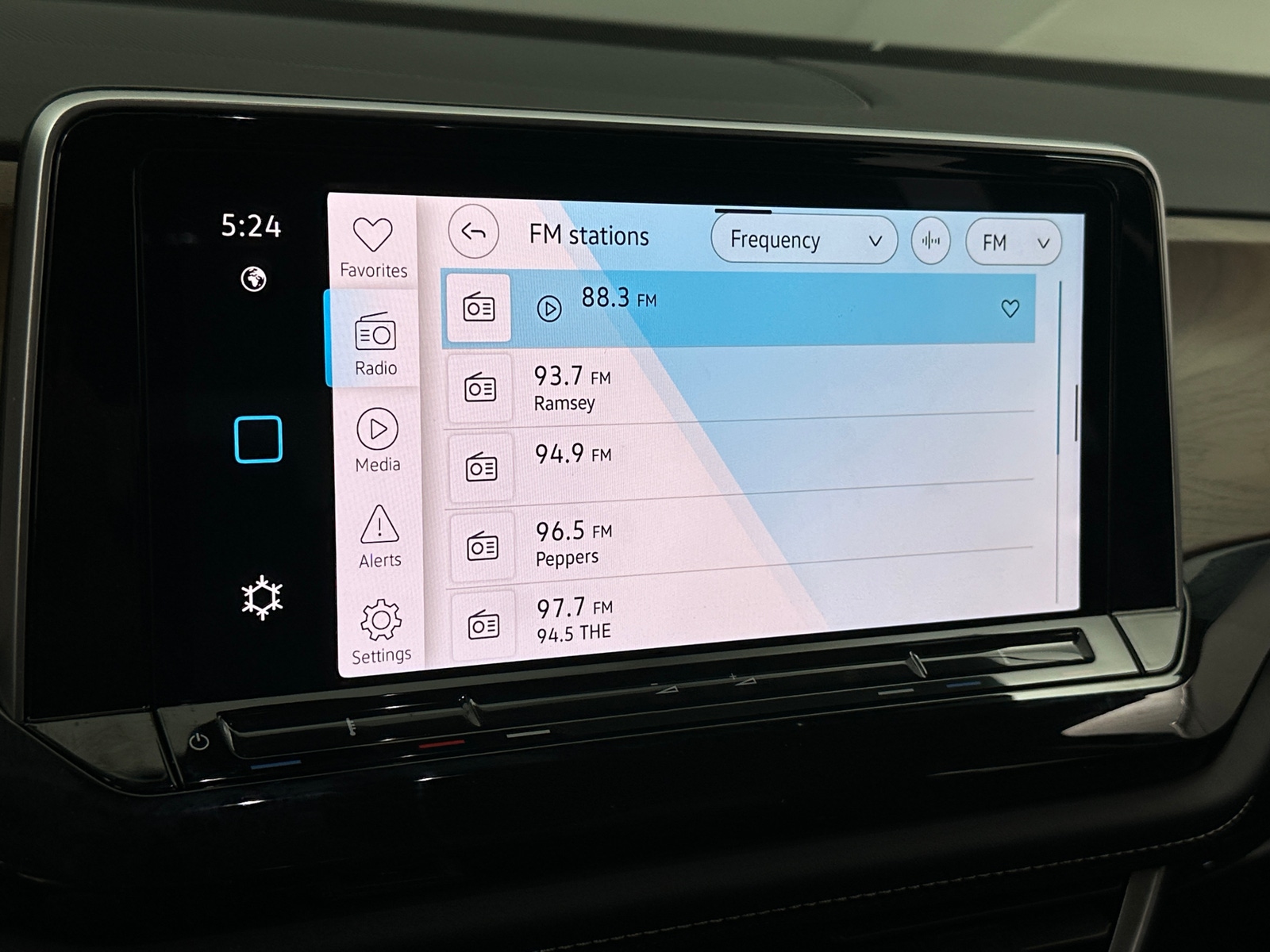 Thumbnail: 2025 Volkswagen Atlas - 3