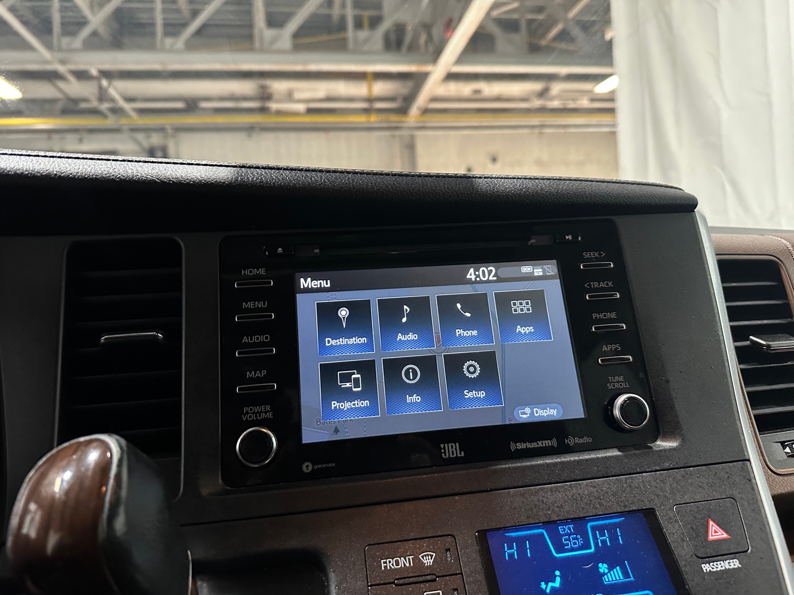 Thumbnail: 2019 Toyota Sienna - 3