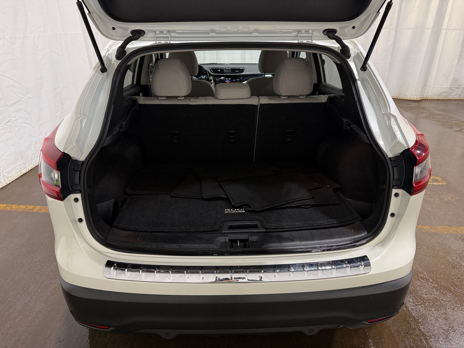 Thumbnail: 2020 Nissan Rogue Sport - 7