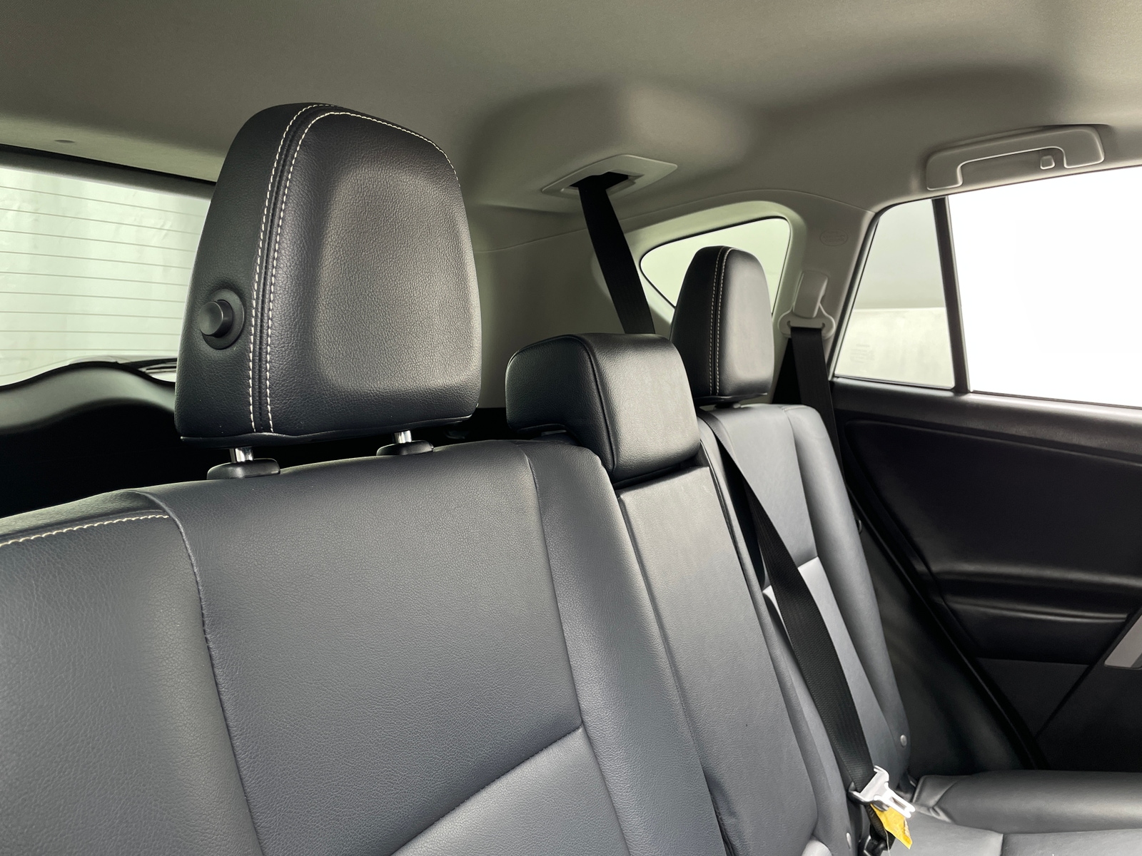 Thumbnail: 2017 Toyota RAV4 - 5