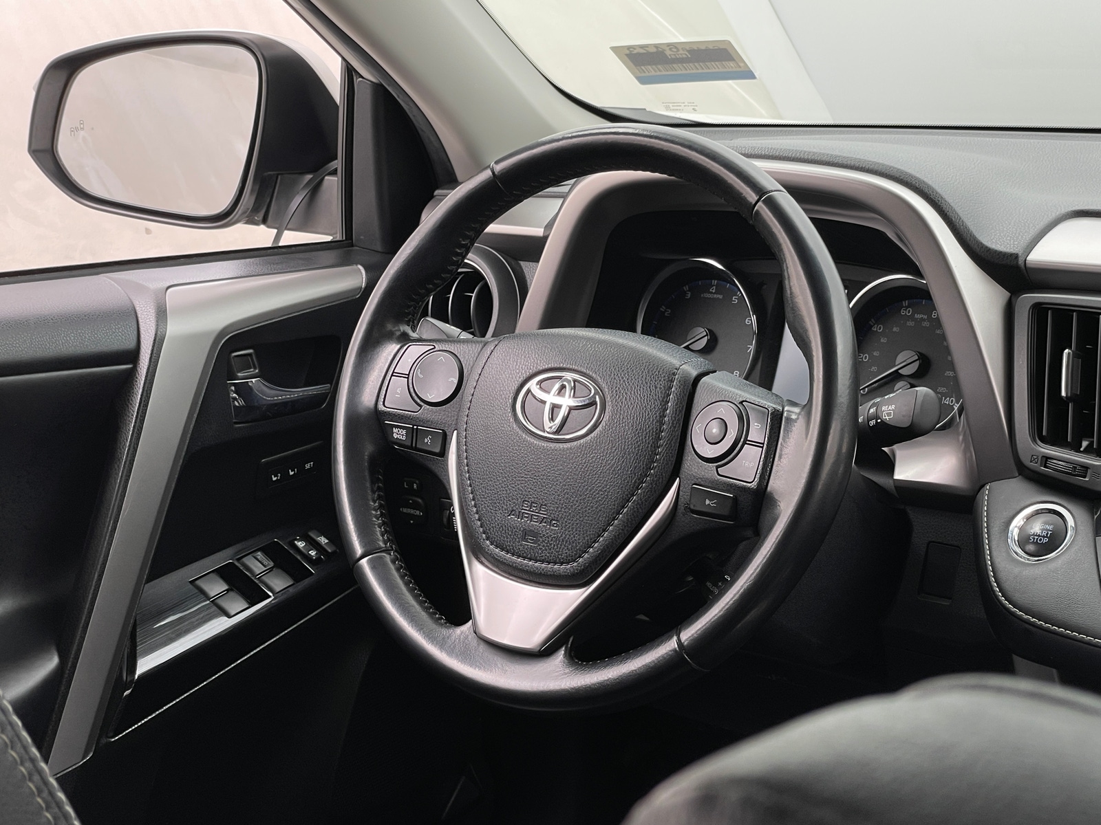 Thumbnail: 2017 Toyota RAV4 - 4