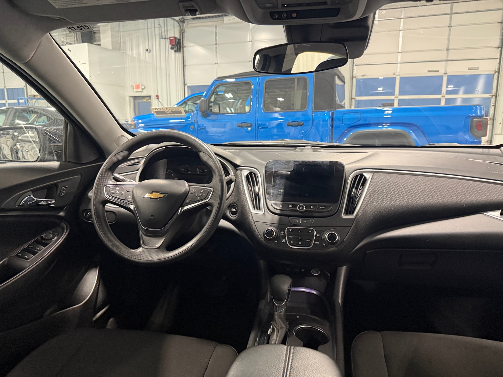 Thumbnail: 2023 Chevrolet Malibu - 3