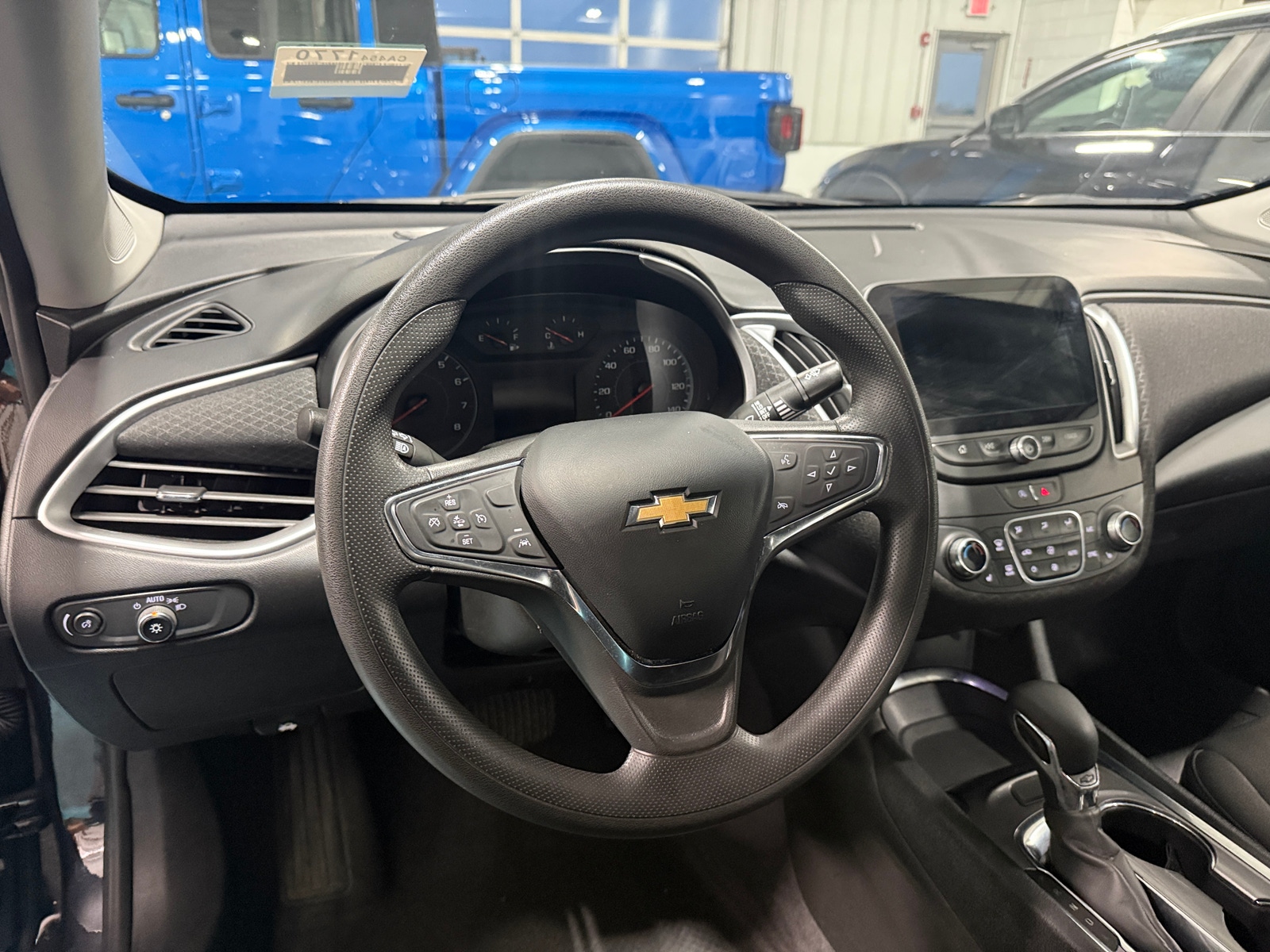 Thumbnail: 2023 Chevrolet Malibu - 5