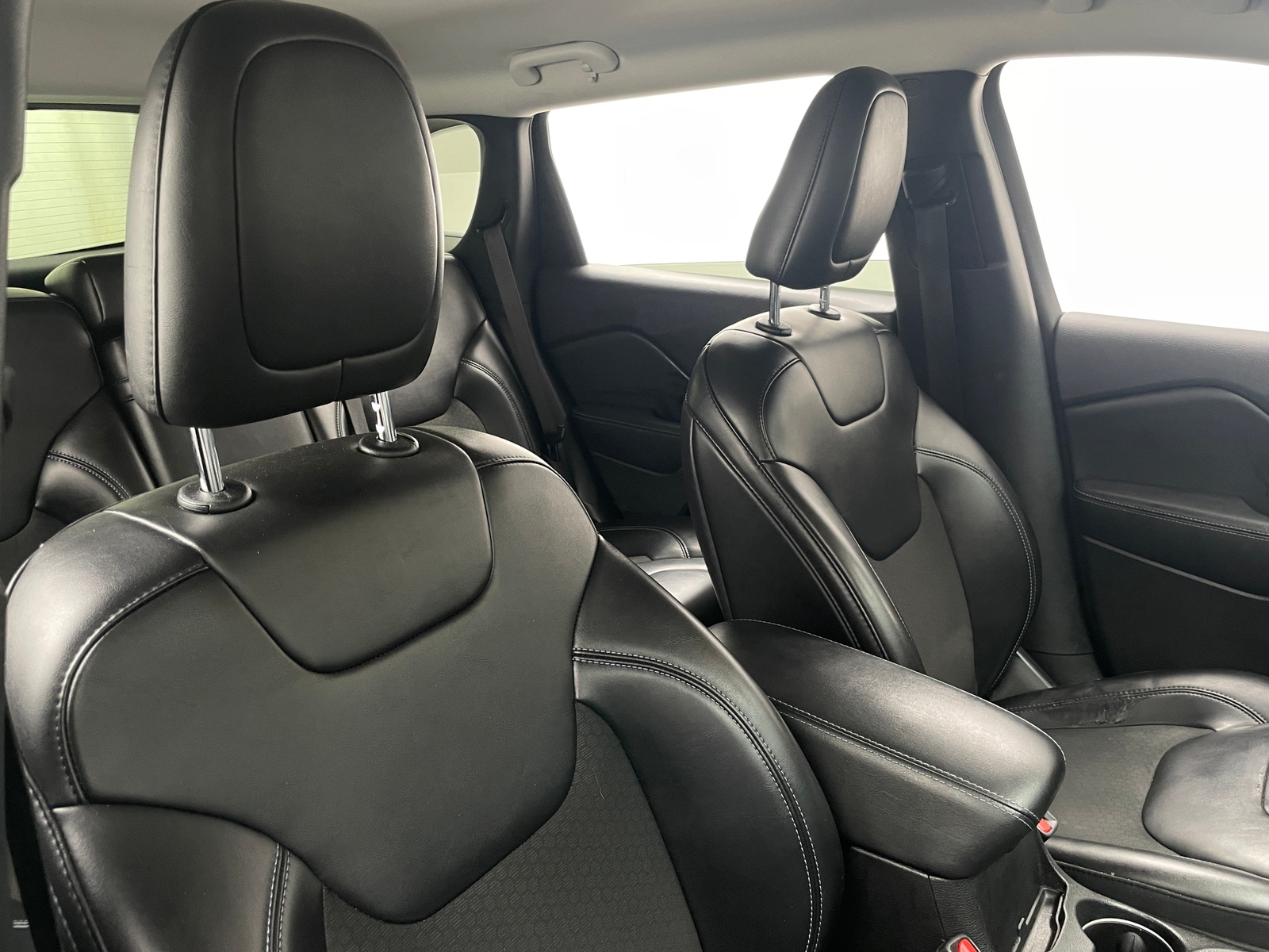 Thumbnail: 2019 Jeep Cherokee - 2