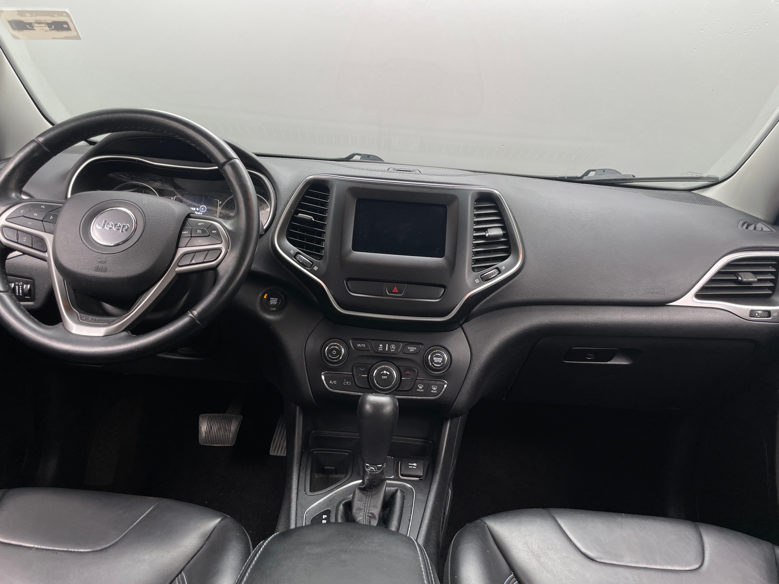 Thumbnail: 2019 Jeep Cherokee - 3