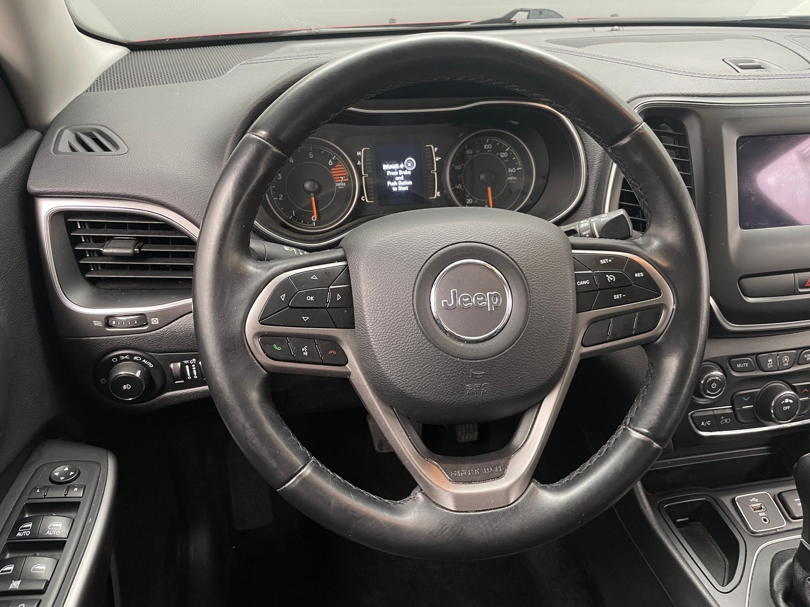 Thumbnail: 2019 Jeep Cherokee - 5