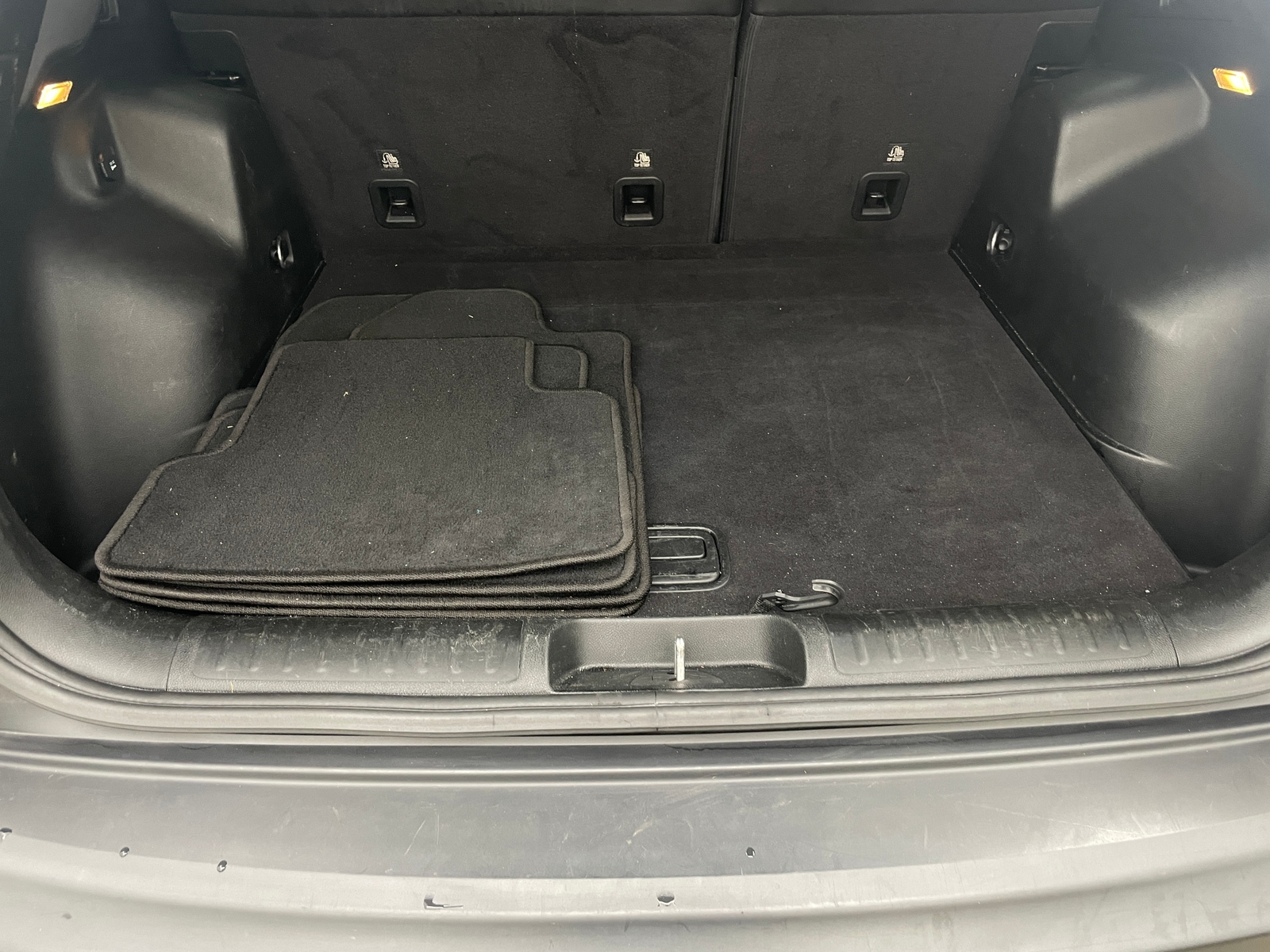 Thumbnail: 2019 Jeep Cherokee - 7