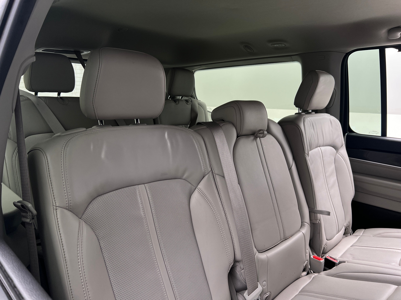 Thumbnail: 2022 Jeep Wagoneer - 5