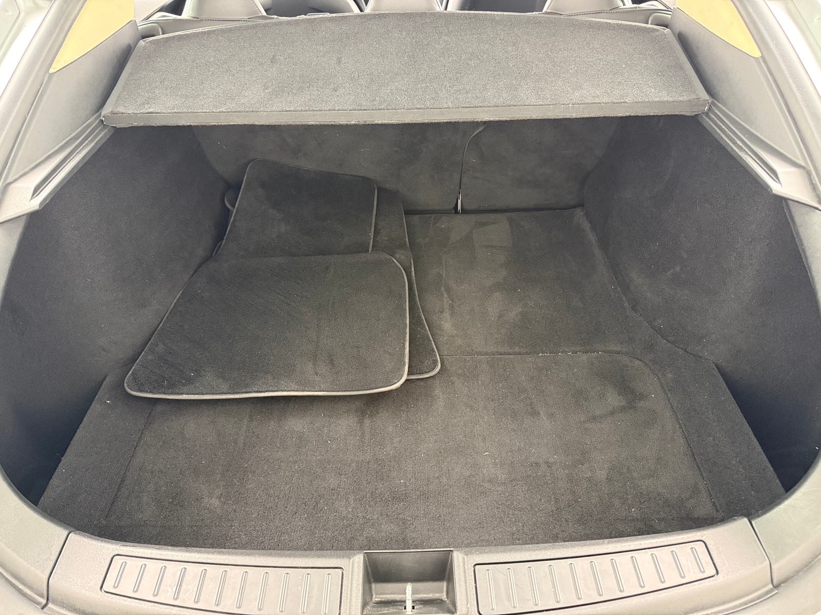 Thumbnail: 2014 Tesla Model S - 6