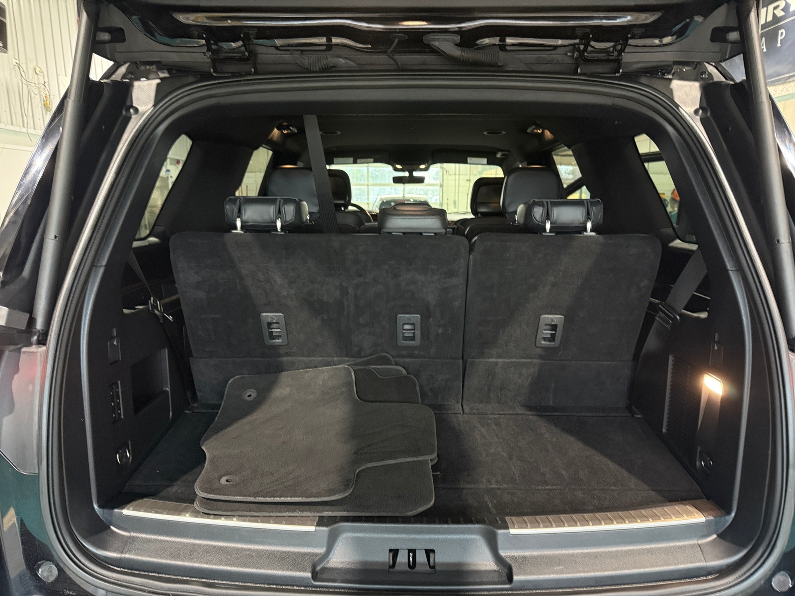 Thumbnail: 2024 Lincoln Navigator - 6