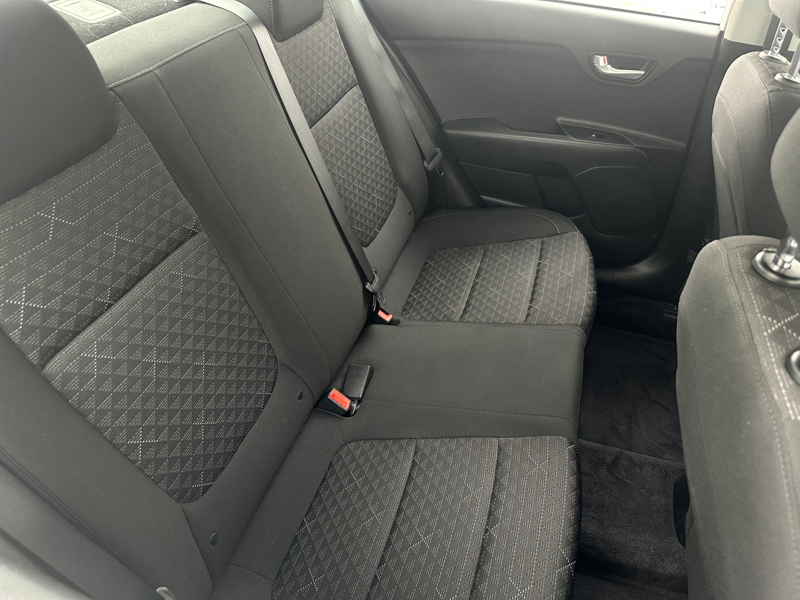 Thumbnail: 2021 Kia Rio - 6