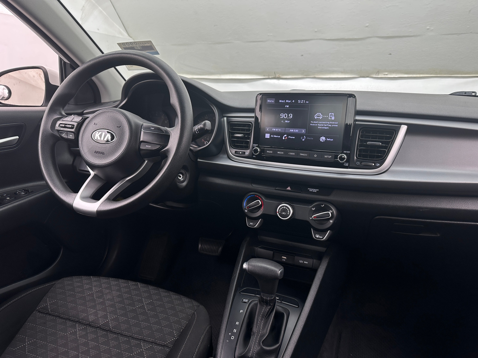 Thumbnail: 2021 Kia Rio - 3