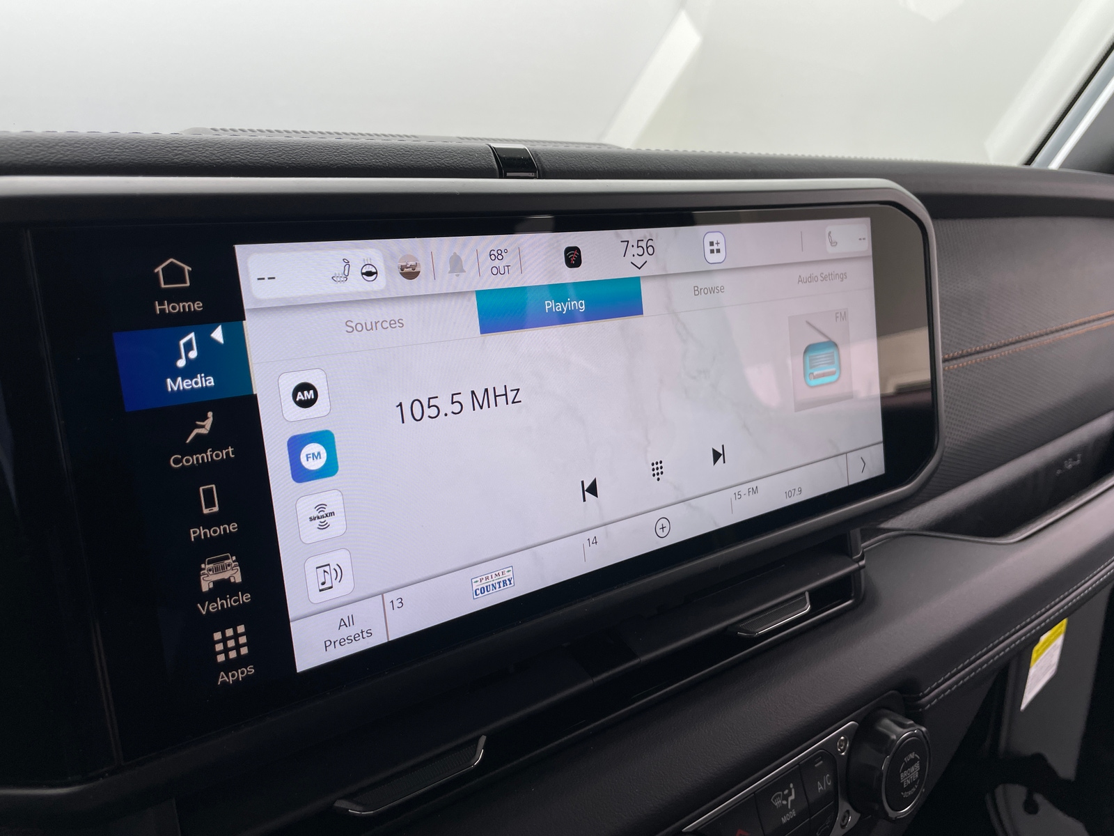 Thumbnail: 2025 Jeep Gladiator - 4