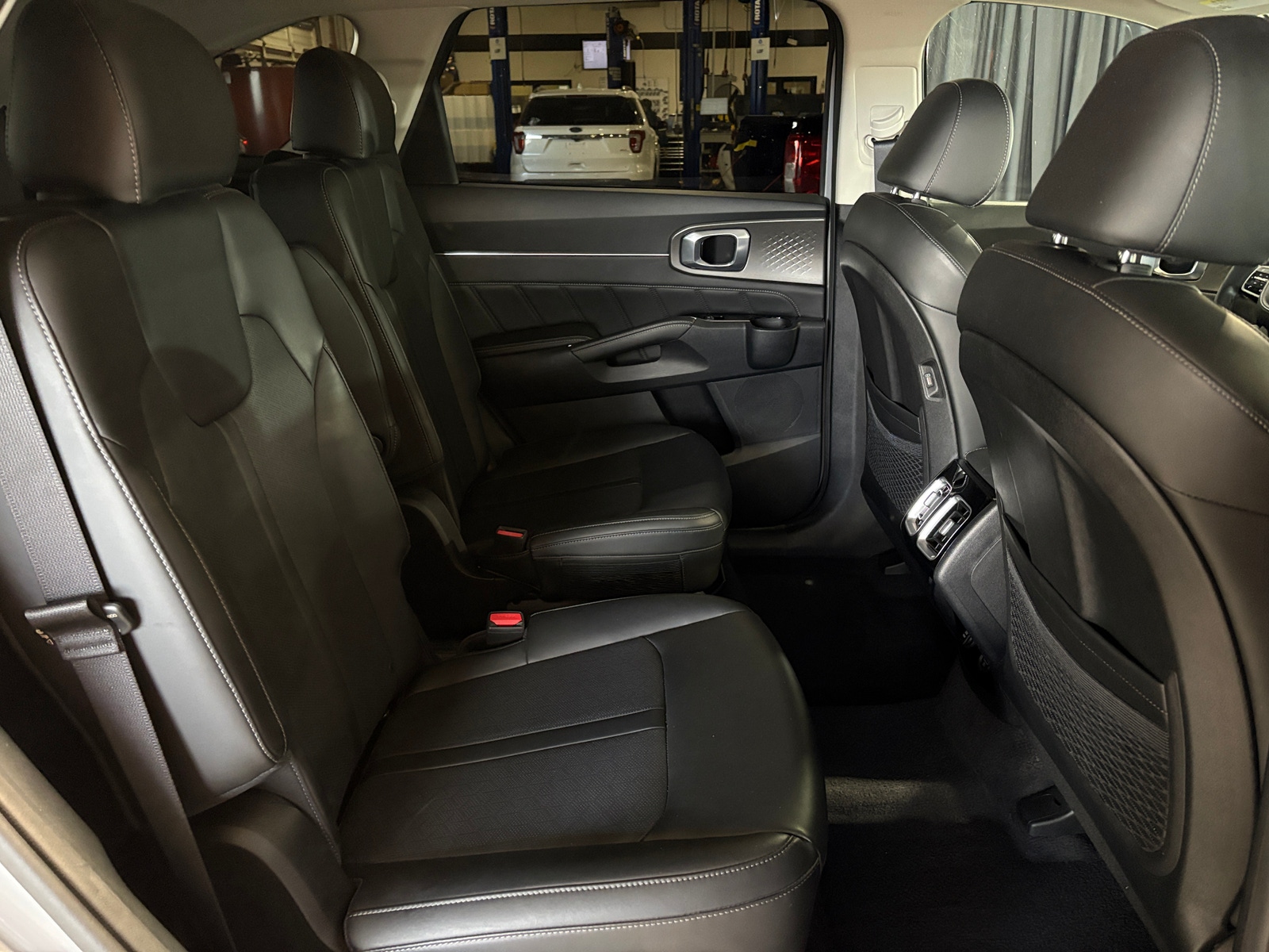 Thumbnail: 2023 Kia Sorento - 5