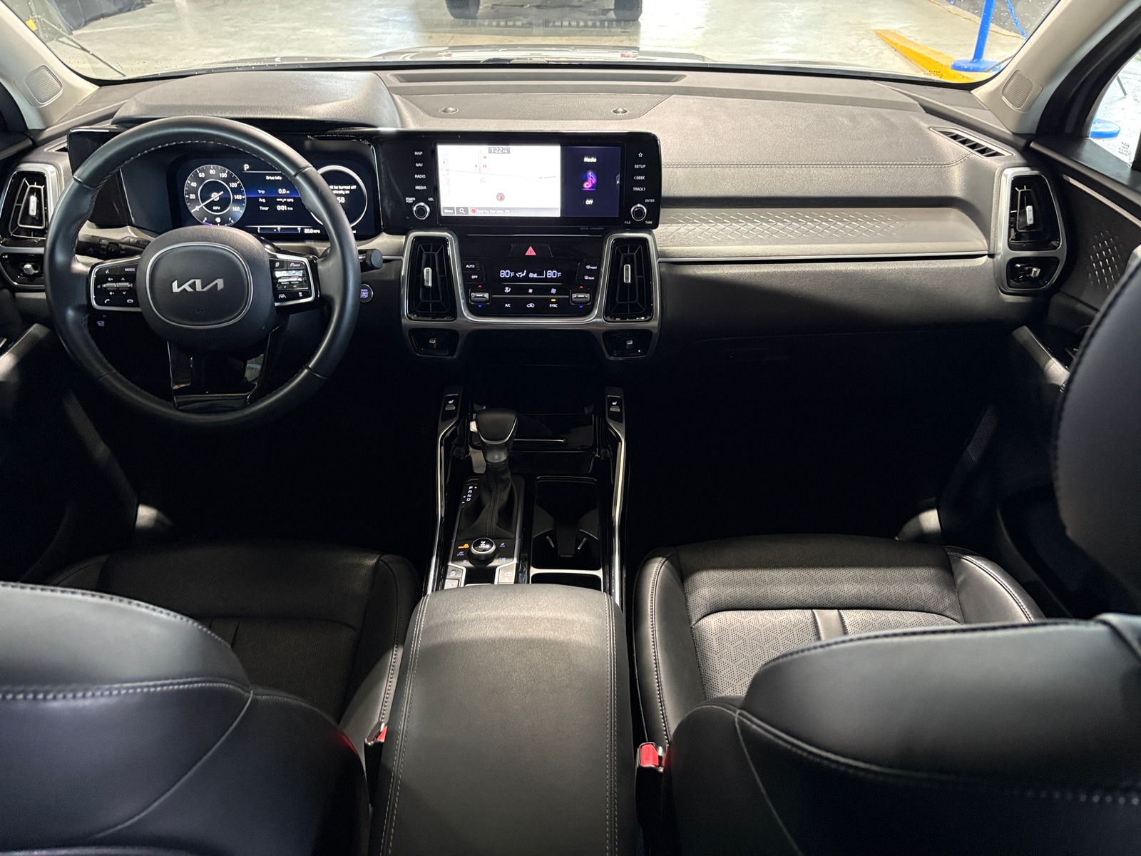 Thumbnail: 2023 Kia Sorento - 2