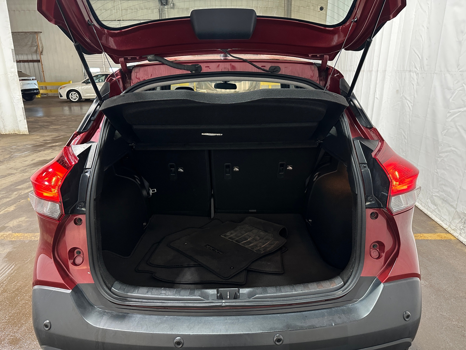 Thumbnail: 2020 Nissan Kicks - 7